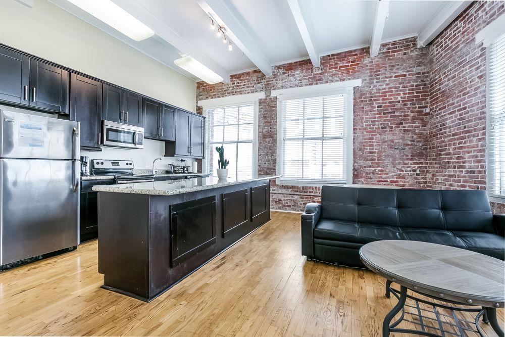 Gorgeous 1bd/ 1min walk to French Quarter/Bourbon