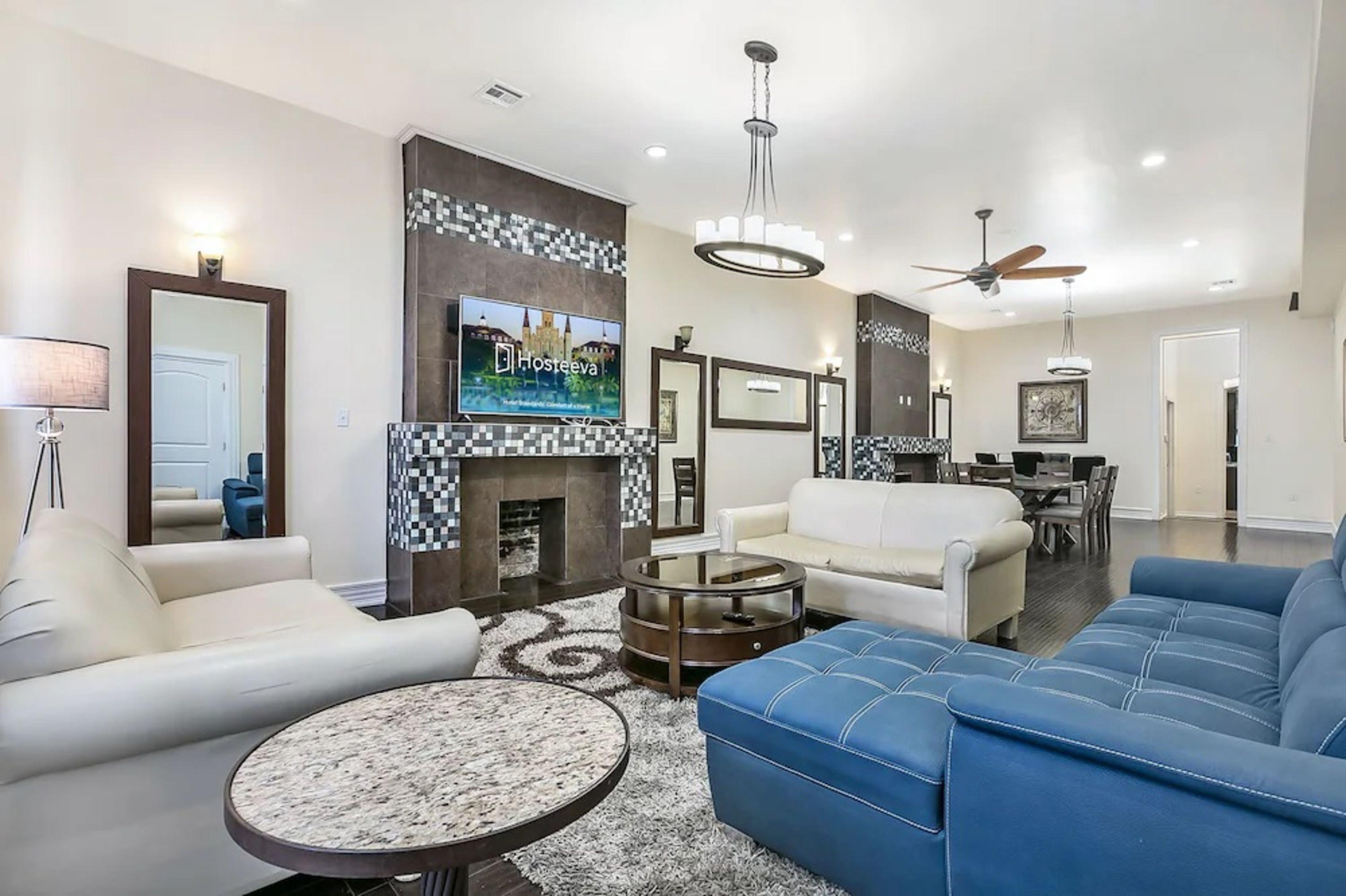 Downtown Luxury Penthouse 3