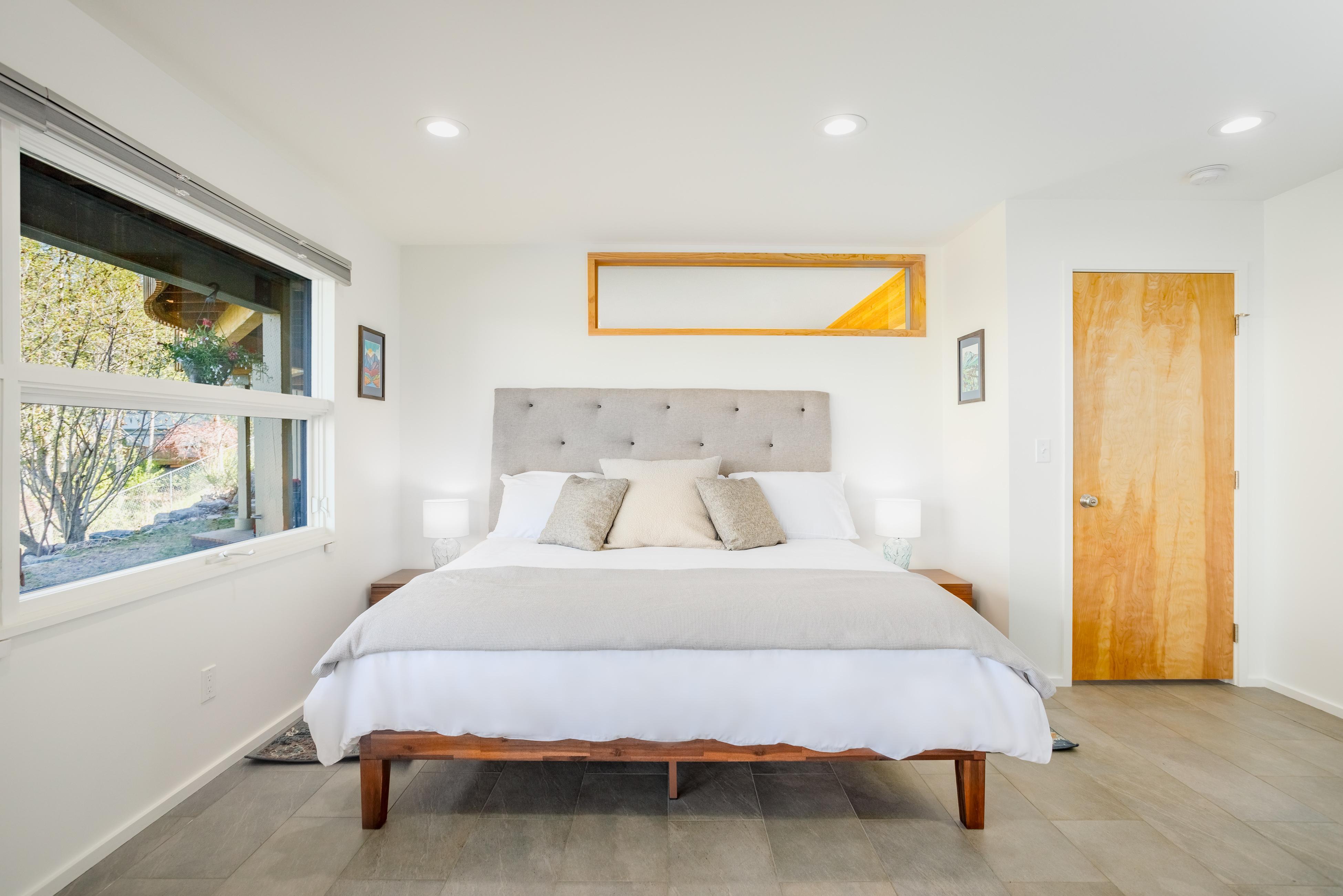 Captain Cook's Luxury Coastal Condo 4