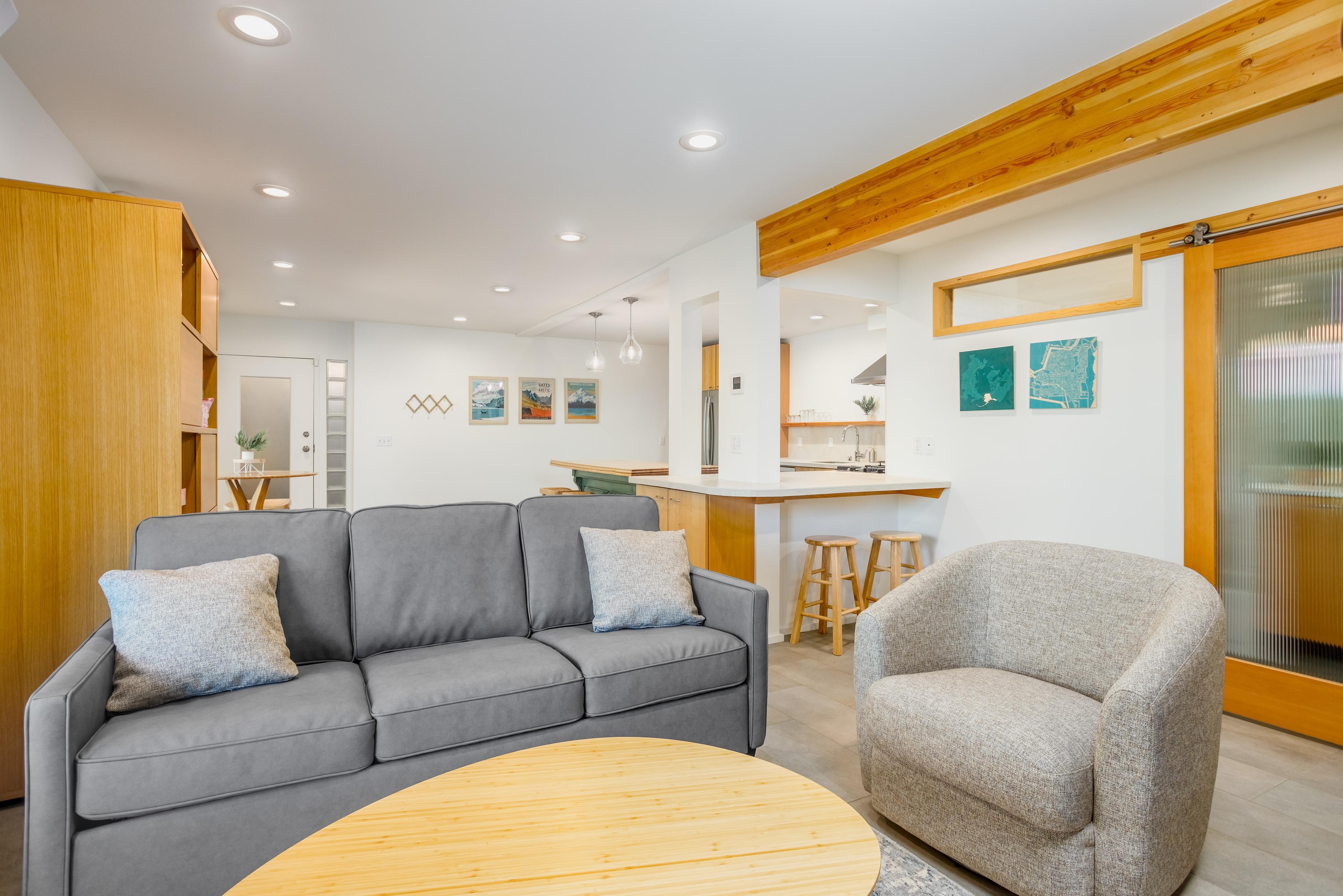 Captain Cook's Luxury Coastal Condo 5