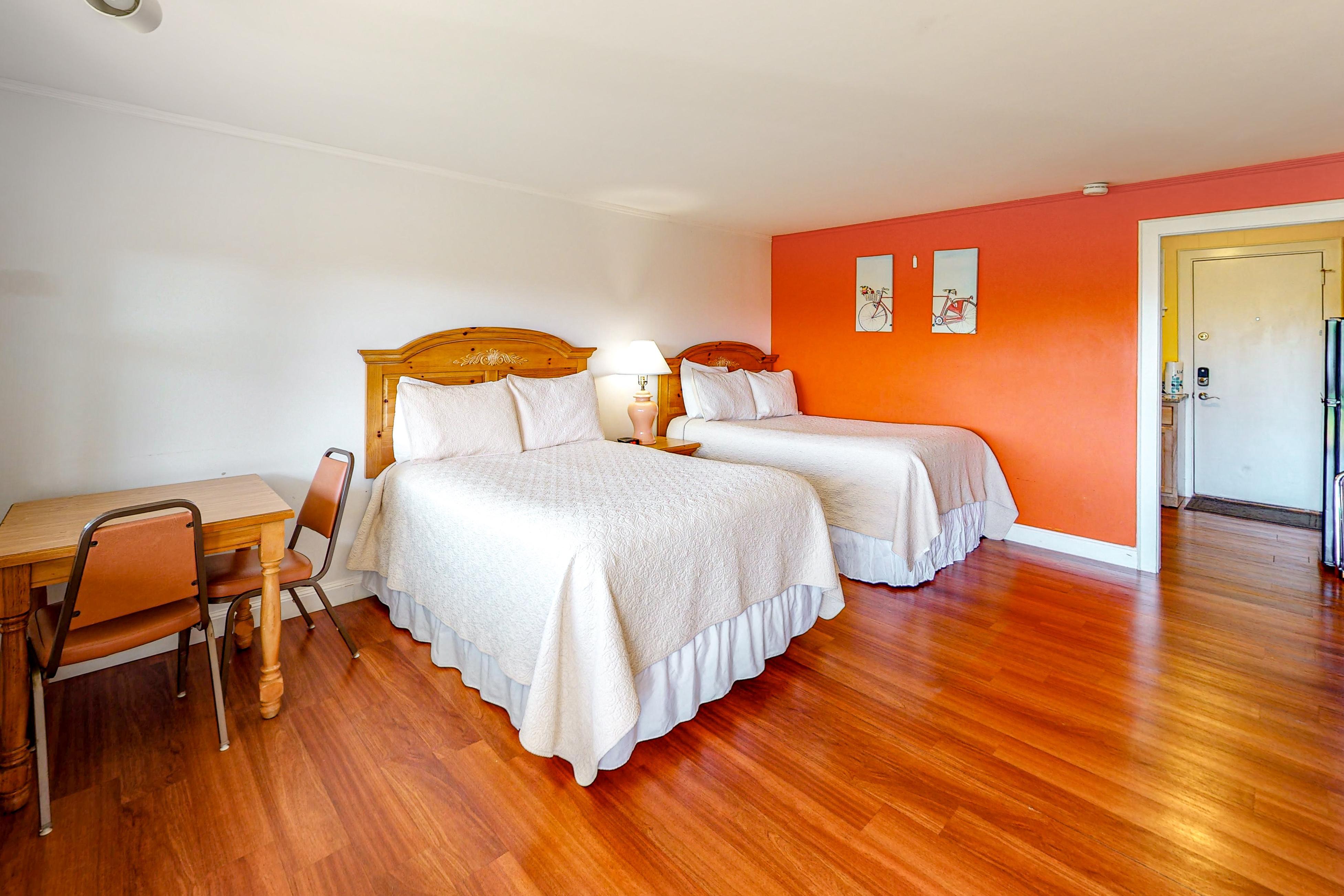 Island Inn - 5B