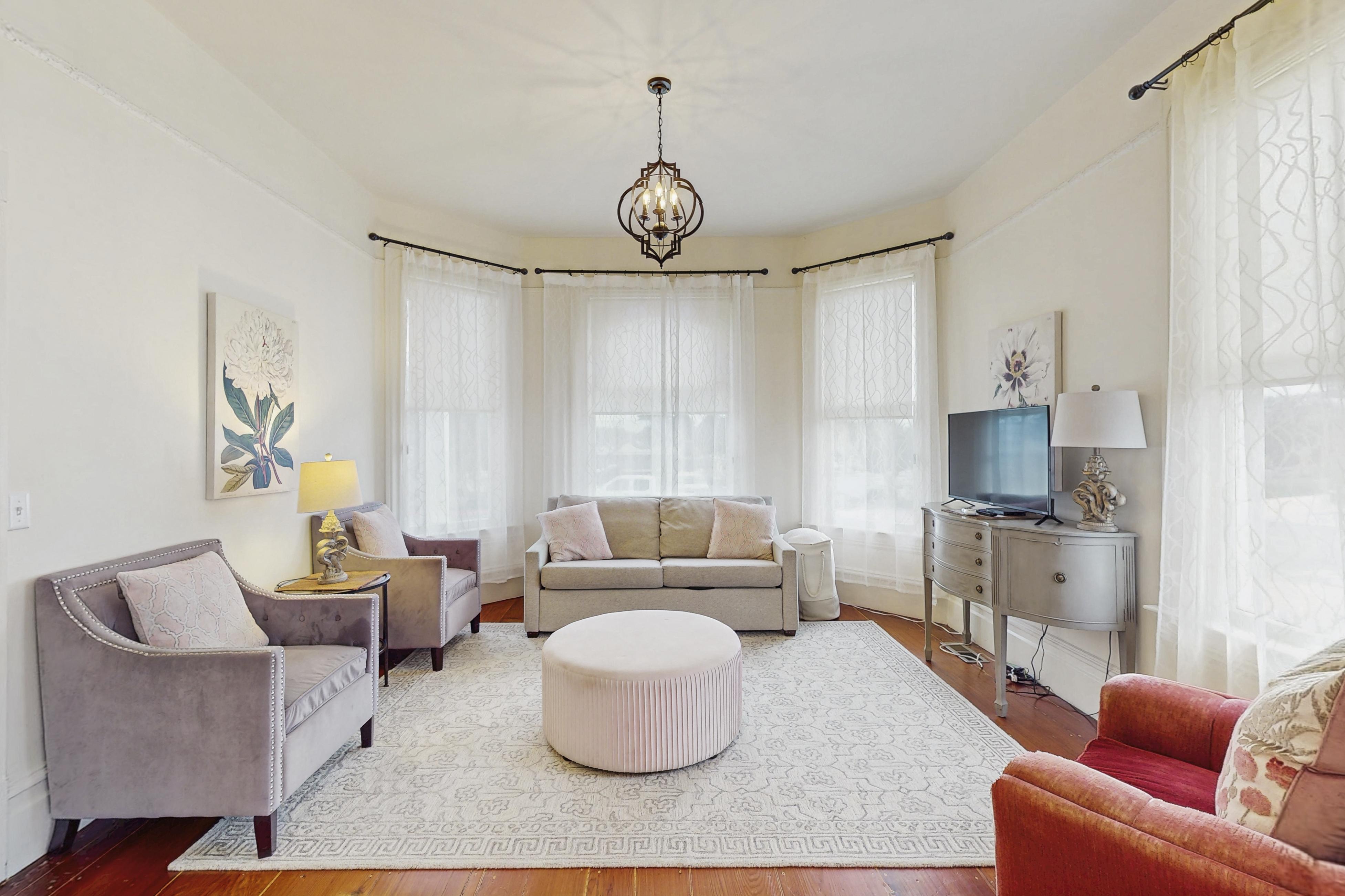 Lilac Victorian | Photo 1