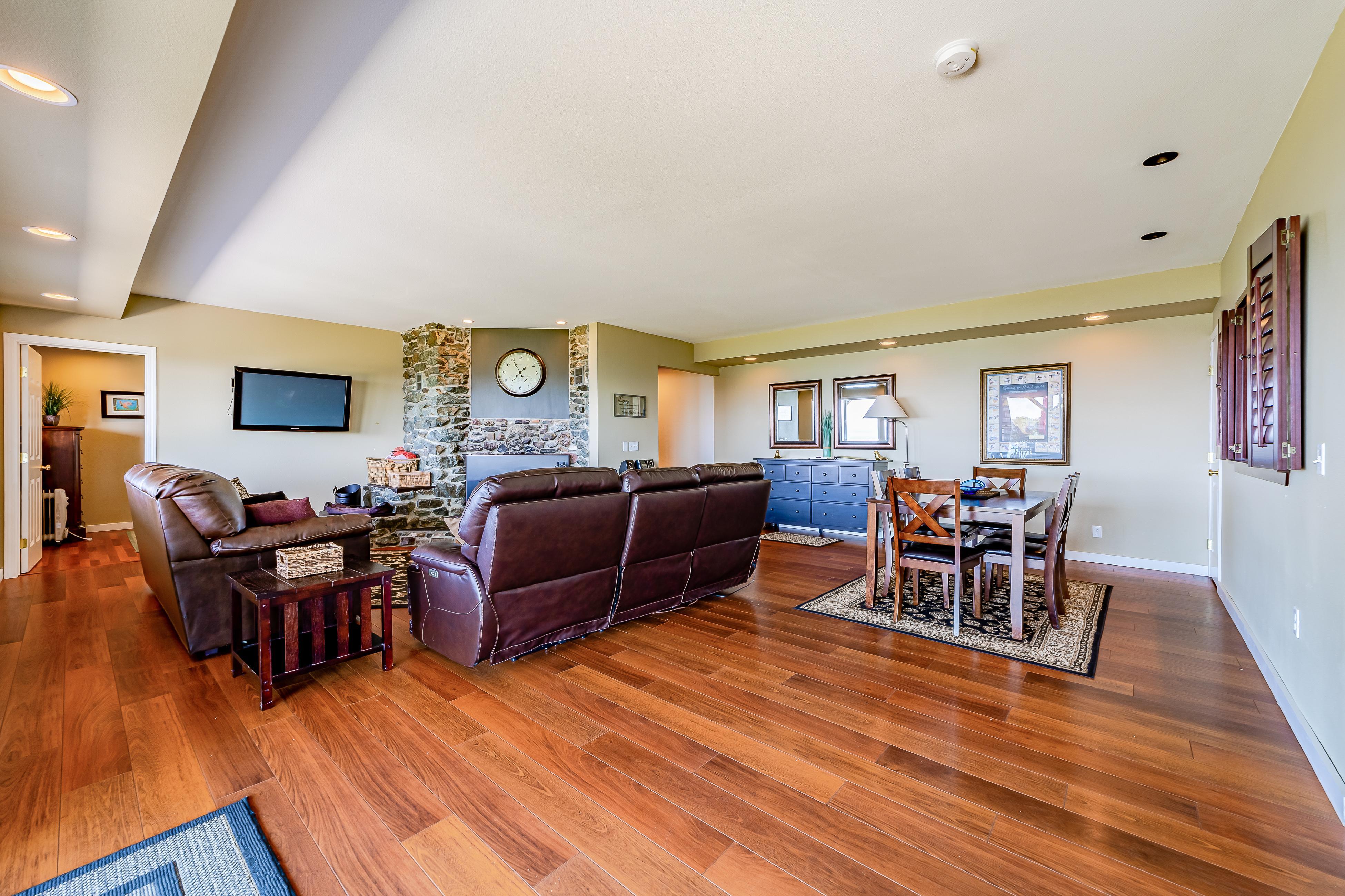 Whale Rock Suite #2