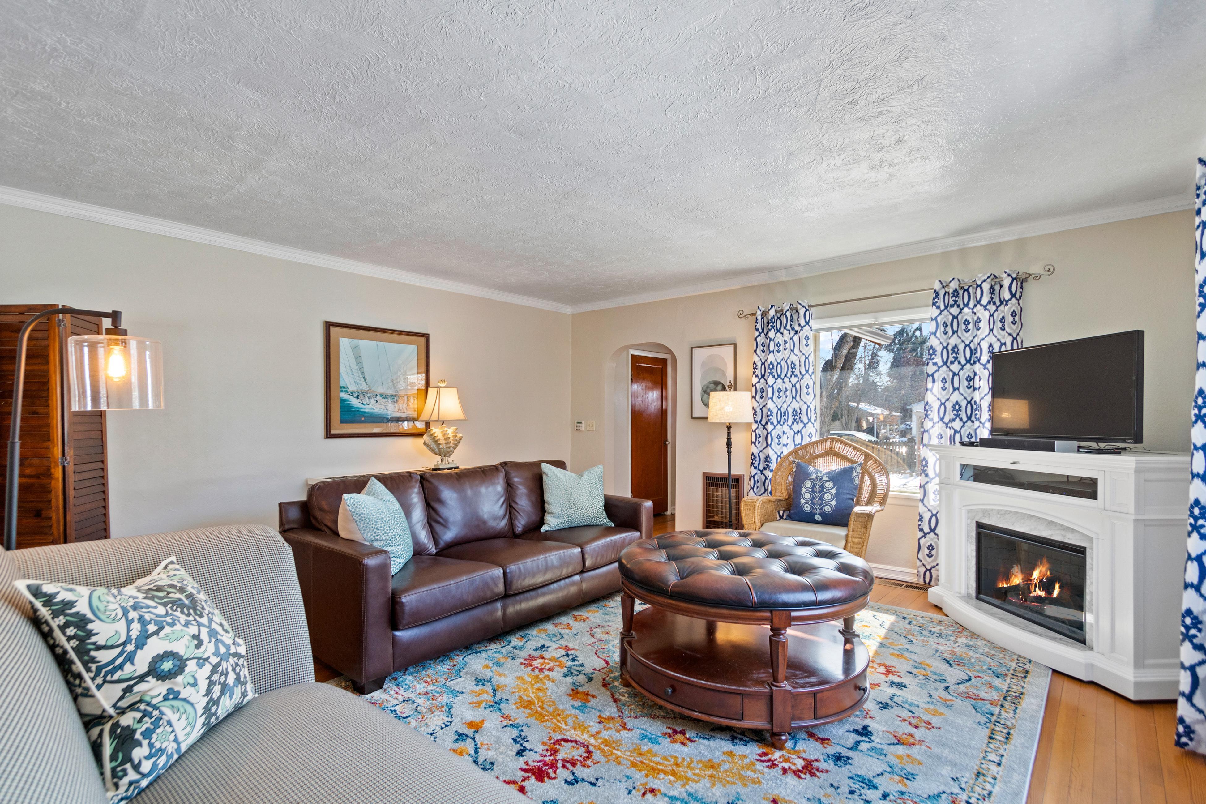 Charming Coeur d'Alene Vintage Family Cottage