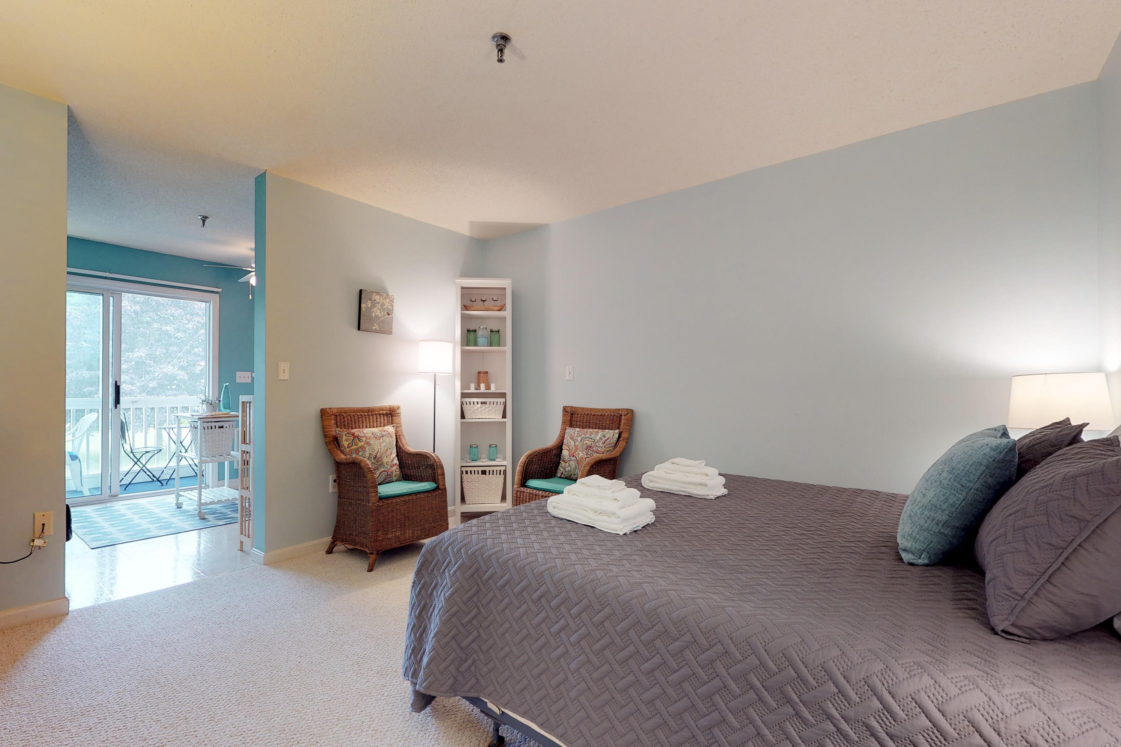 Wellington Manor 215 4