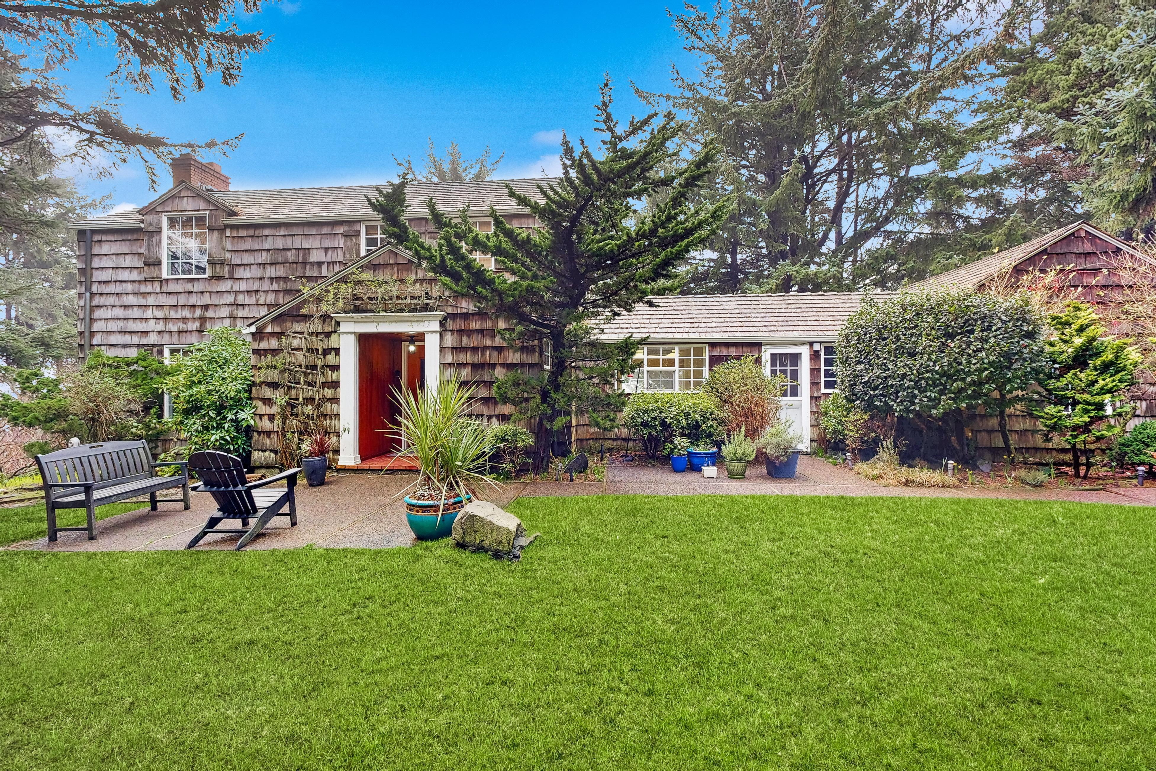 Whispering Seas with Hot Tub 2