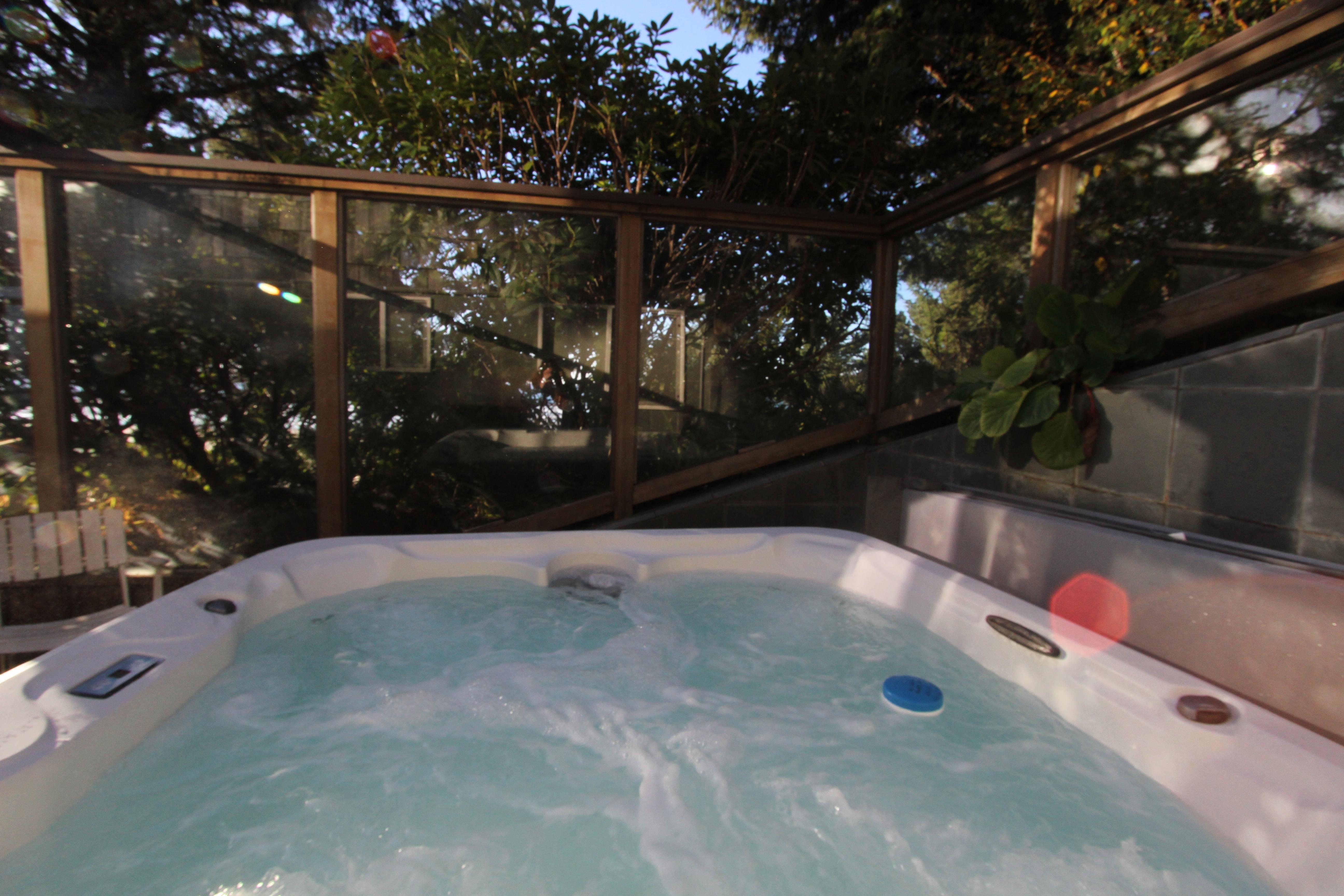 Whispering Seas with Hot Tub 4