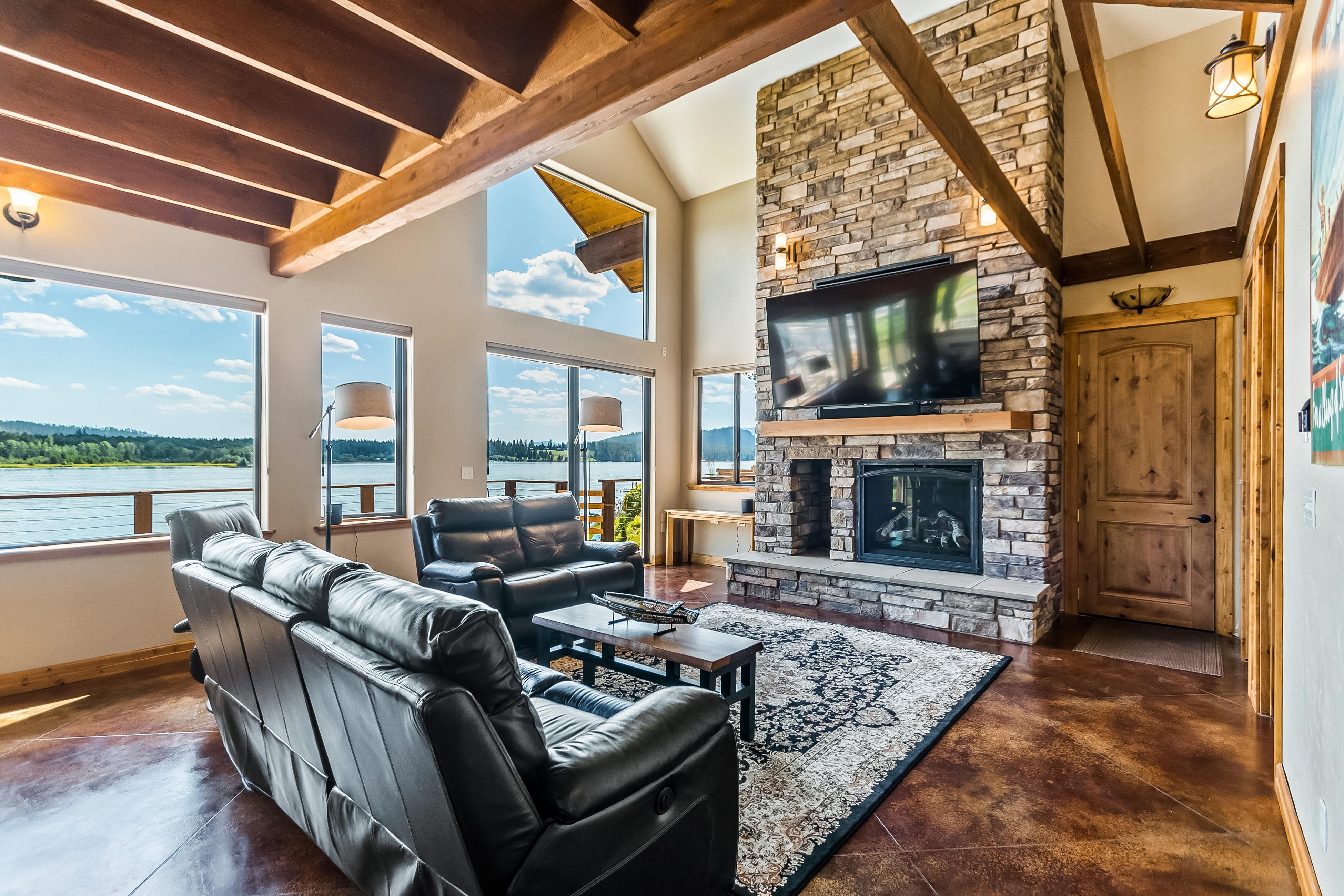 Pend Oreille River Lodge 2