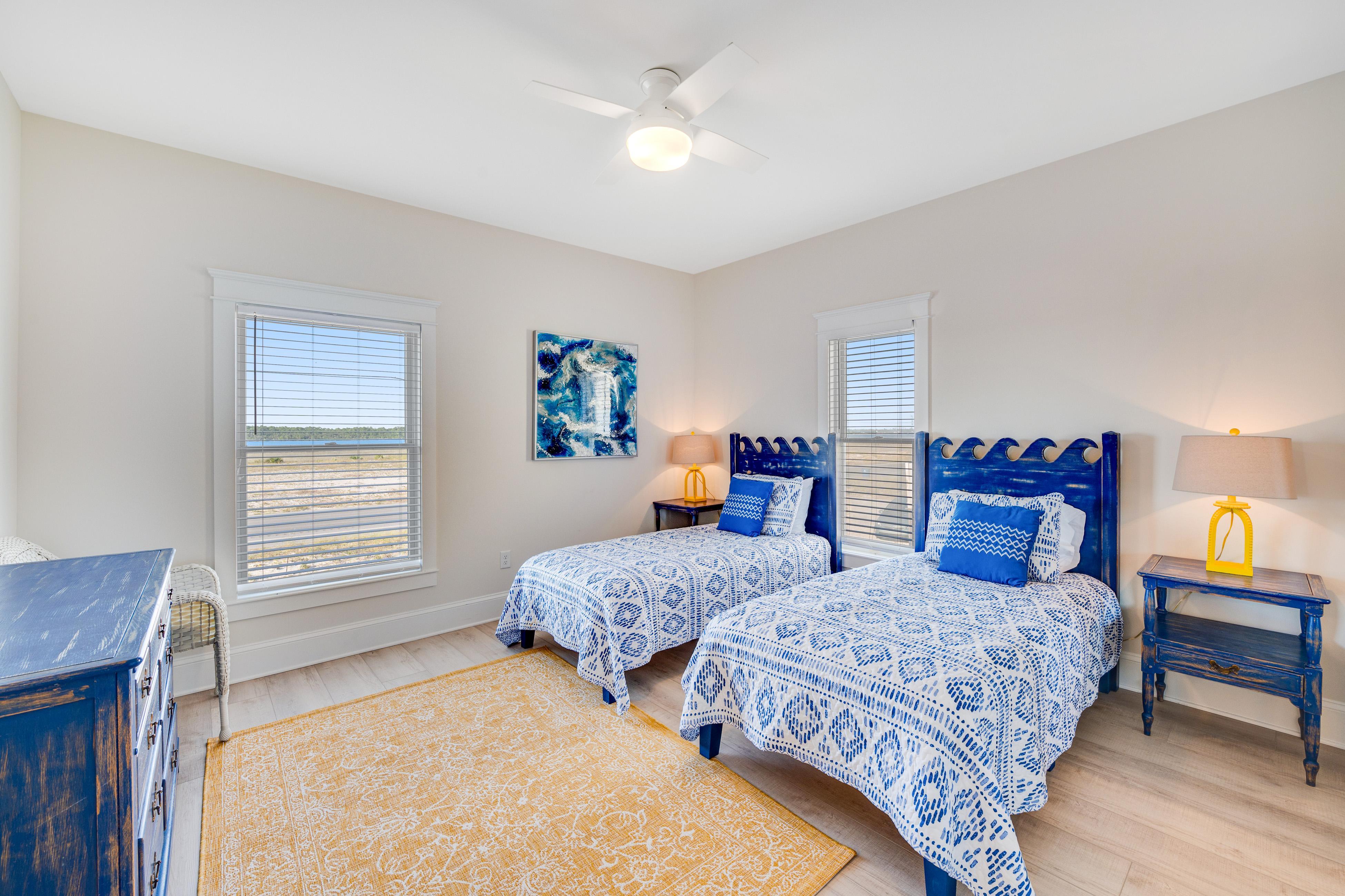 Paradox Paradise | Photo 22