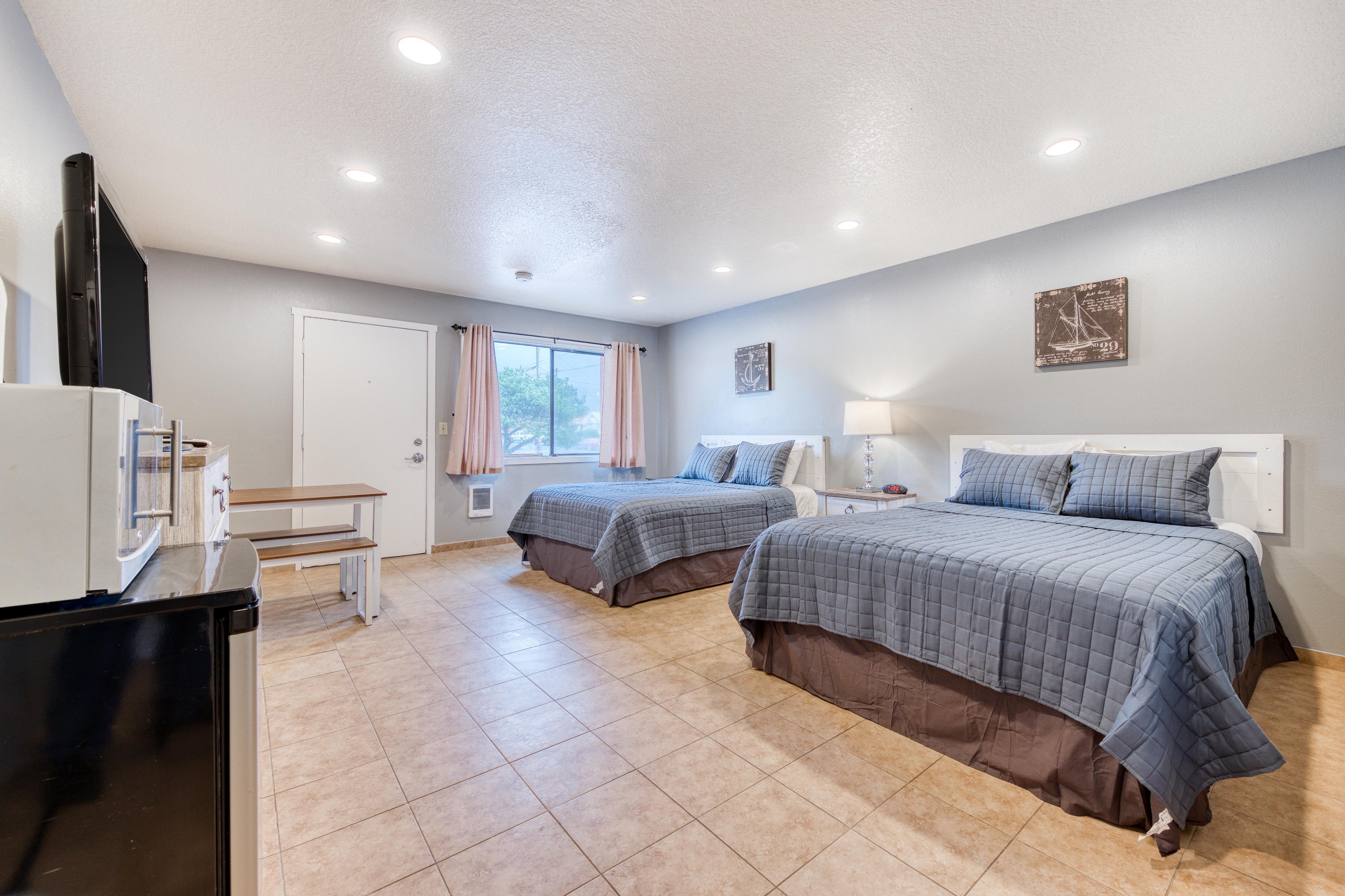 Sea Treasures Inn #102