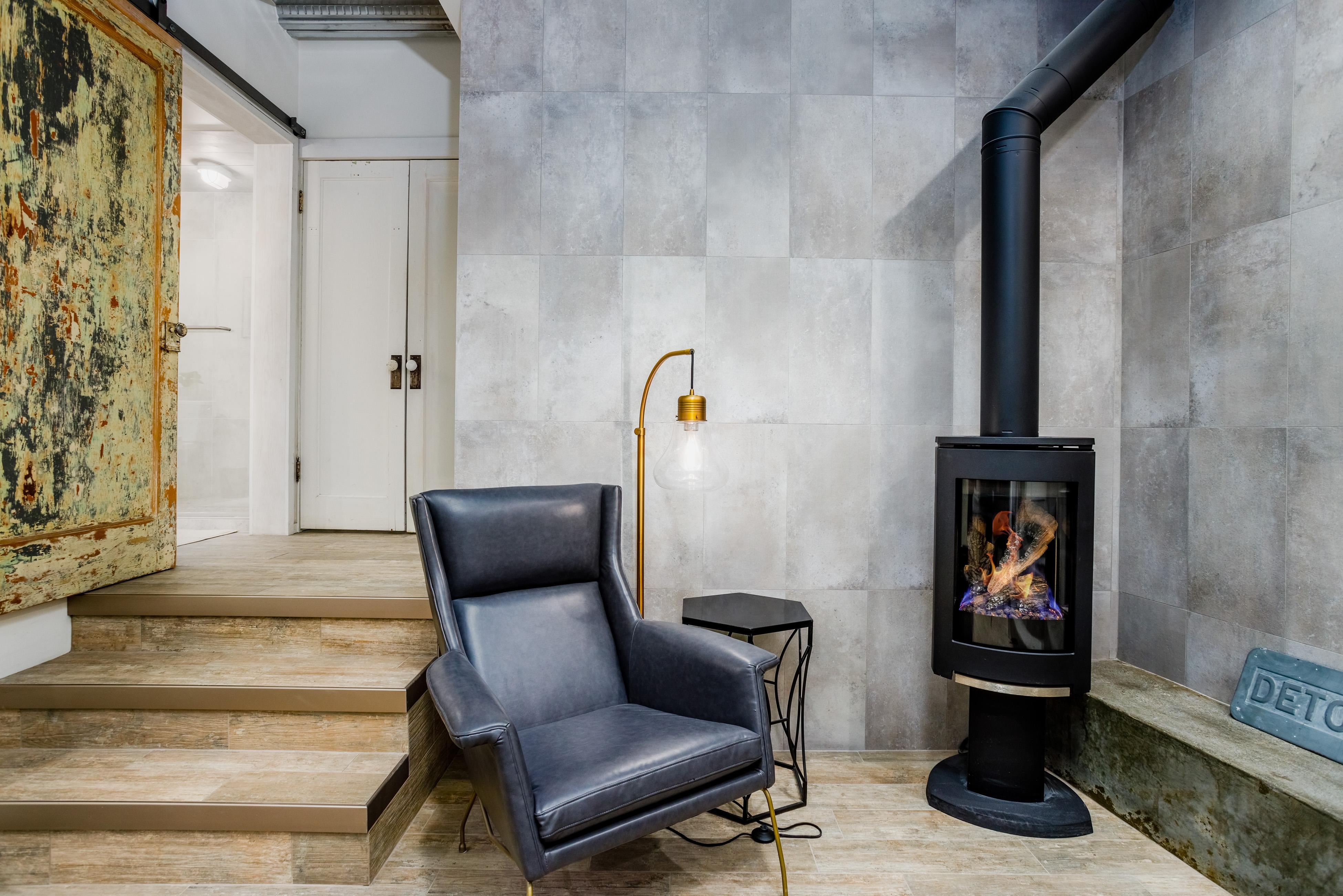 Bootlegger's Luxury Bungalow 6