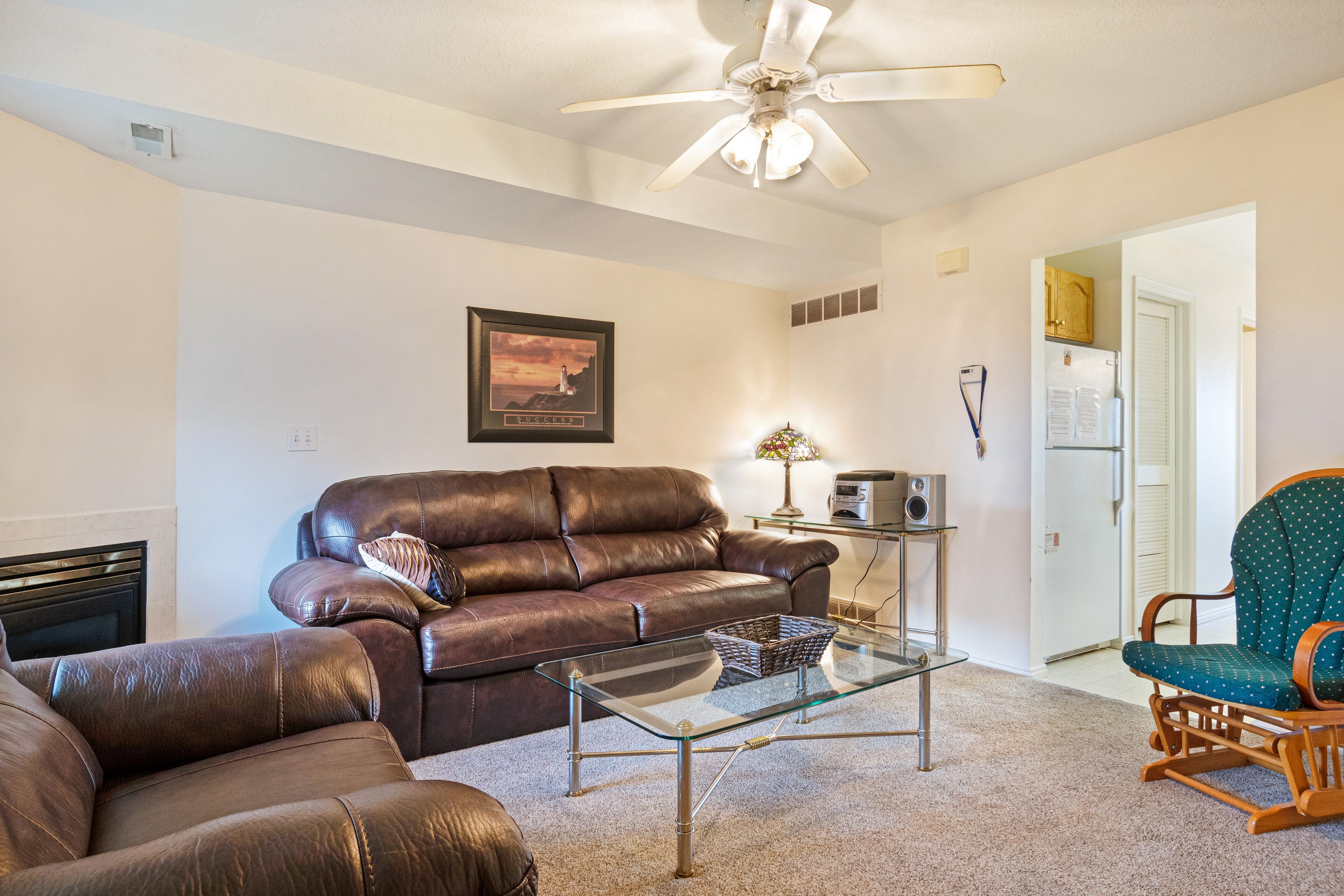 Harbor Village Lakeview Condo 902-3 4