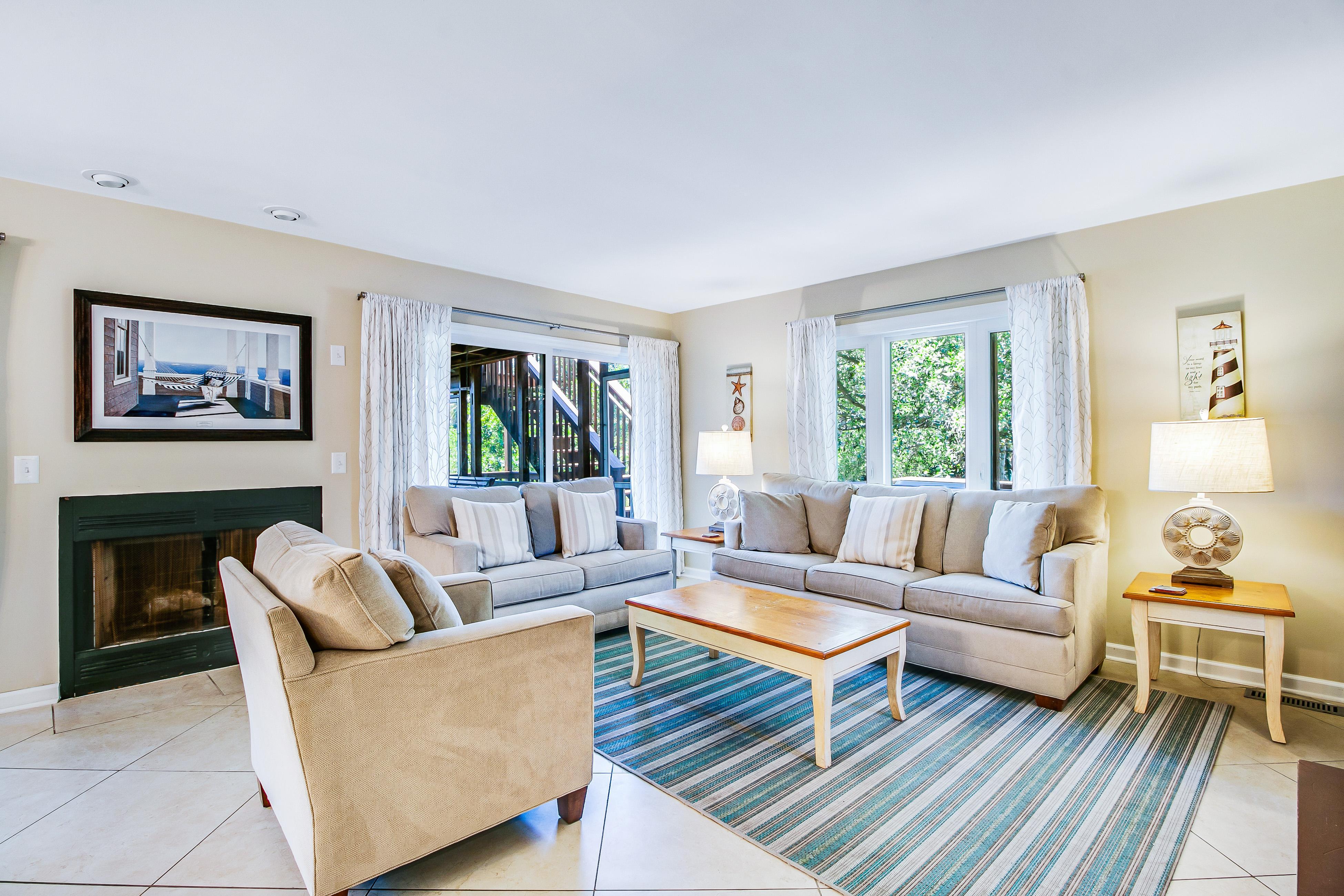 Carolina Boulevard 128