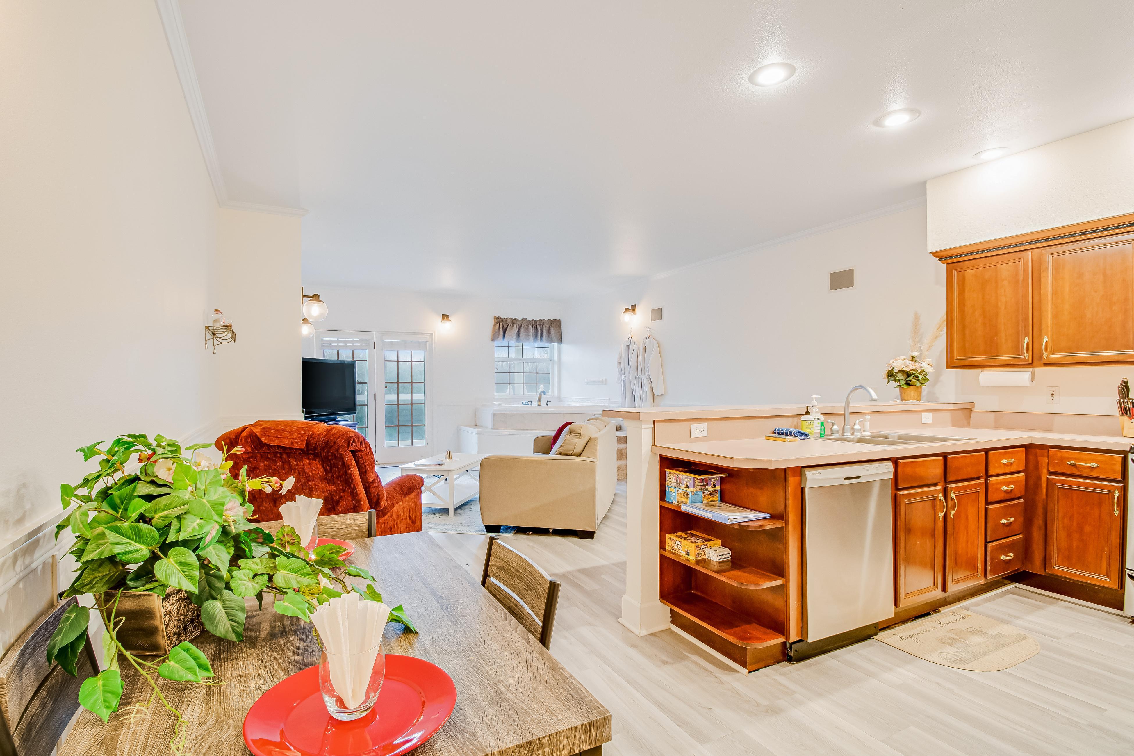 The Charleston at the Judith Ann Inn 6