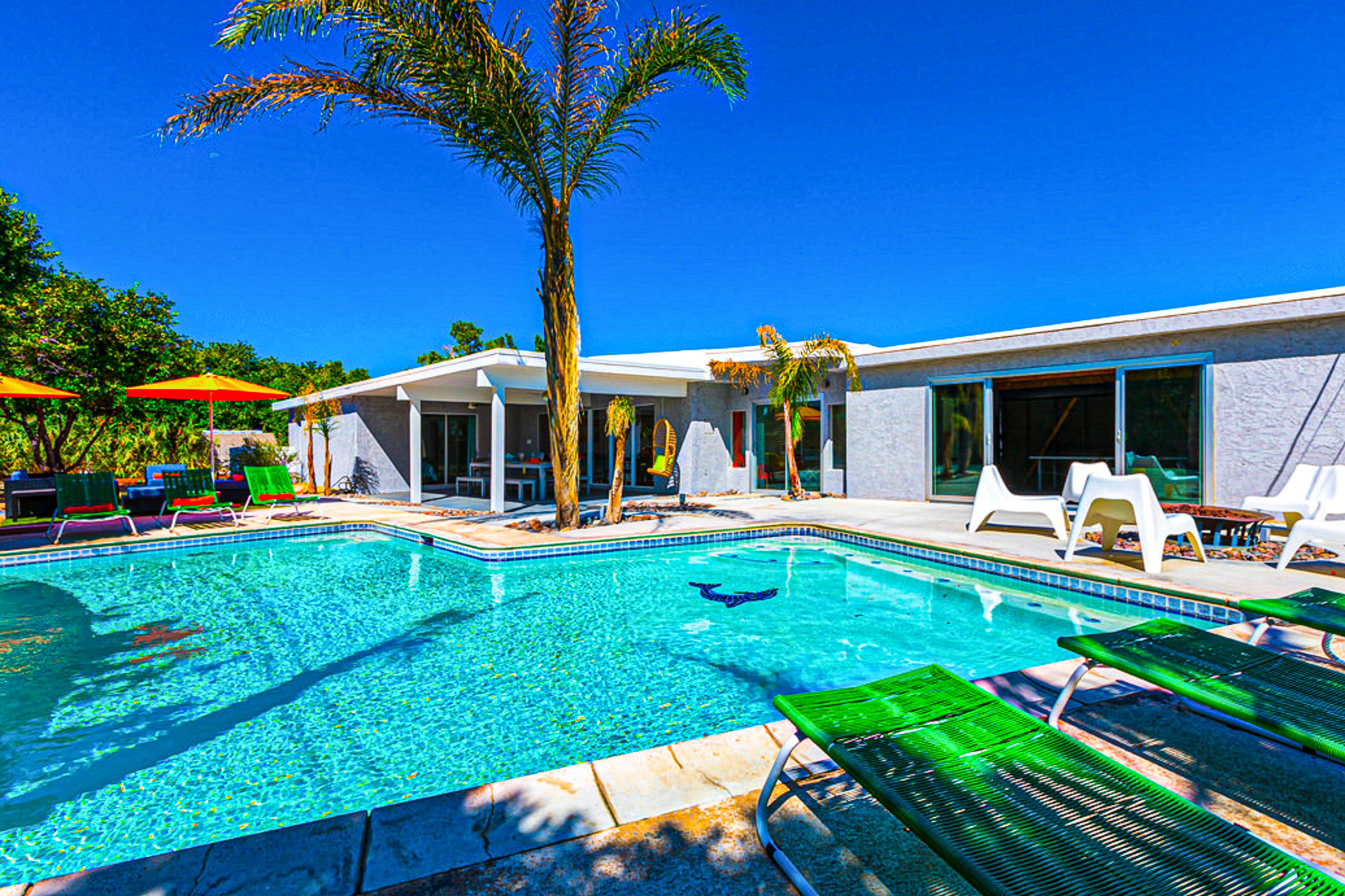 Palm Springs Gem - 2928