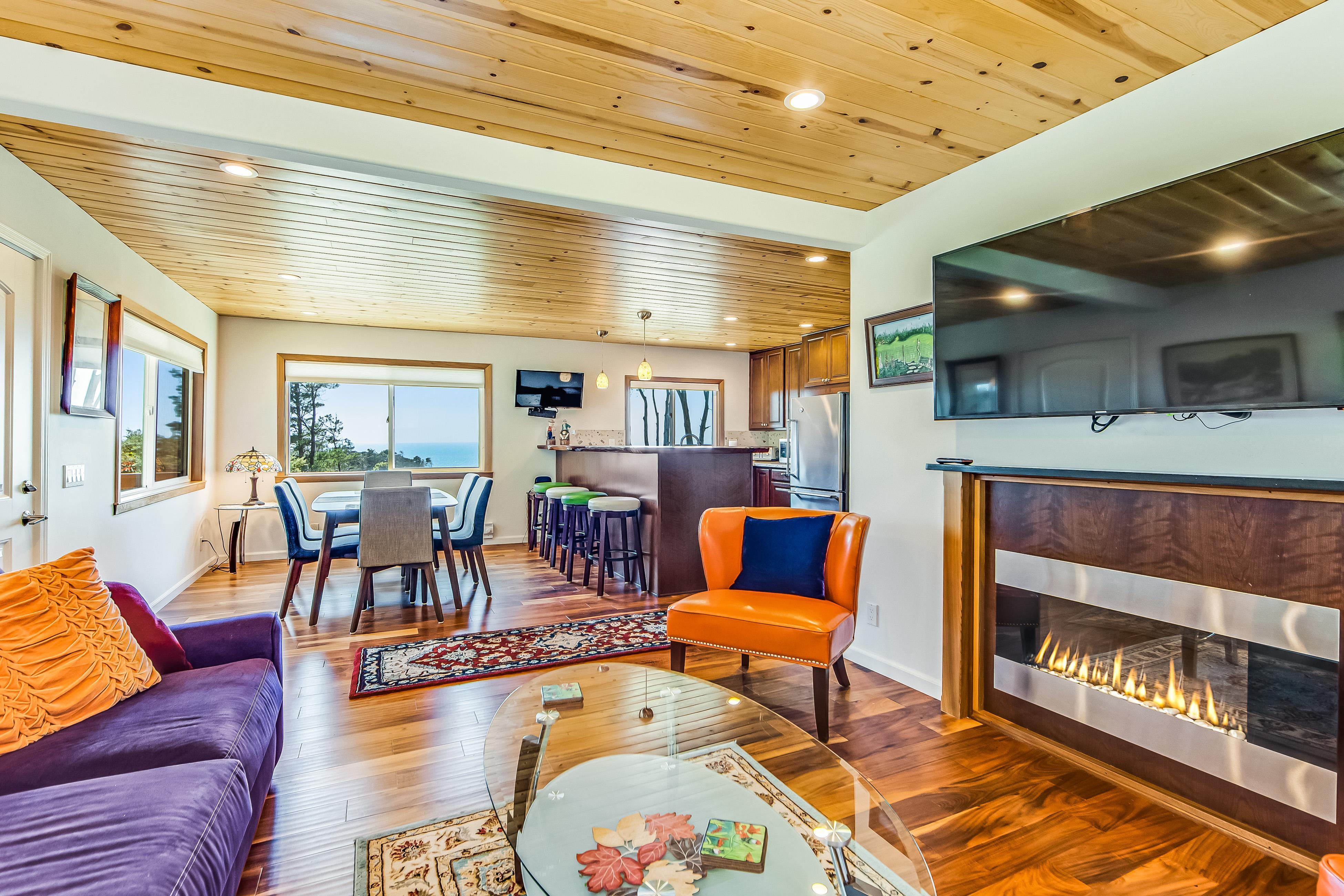 High Tor Upper House with Great Ocean Views