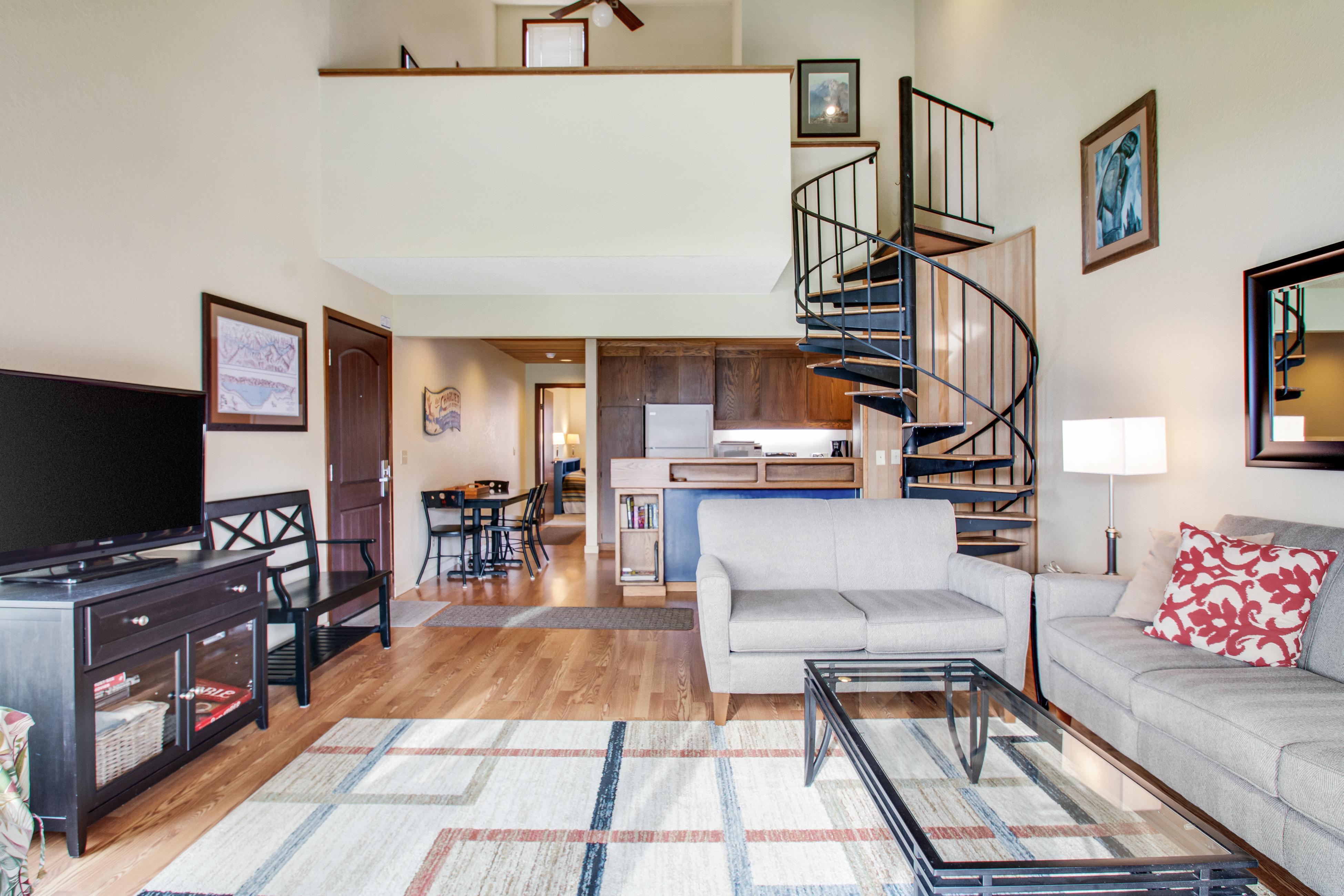 Lake Chelan Shores - Lakefront Nest #5-5 2