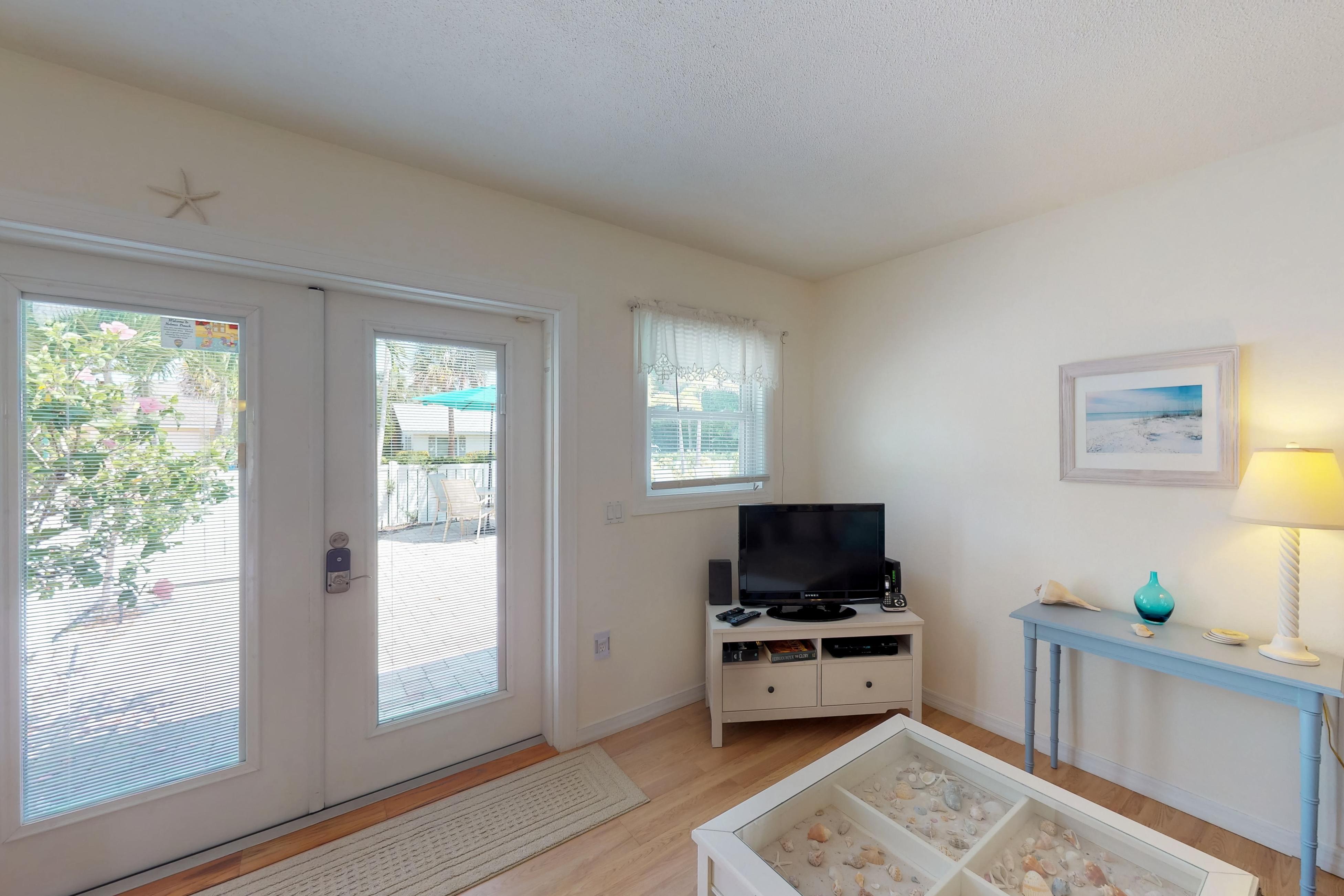 Blue Wave Villa East 6