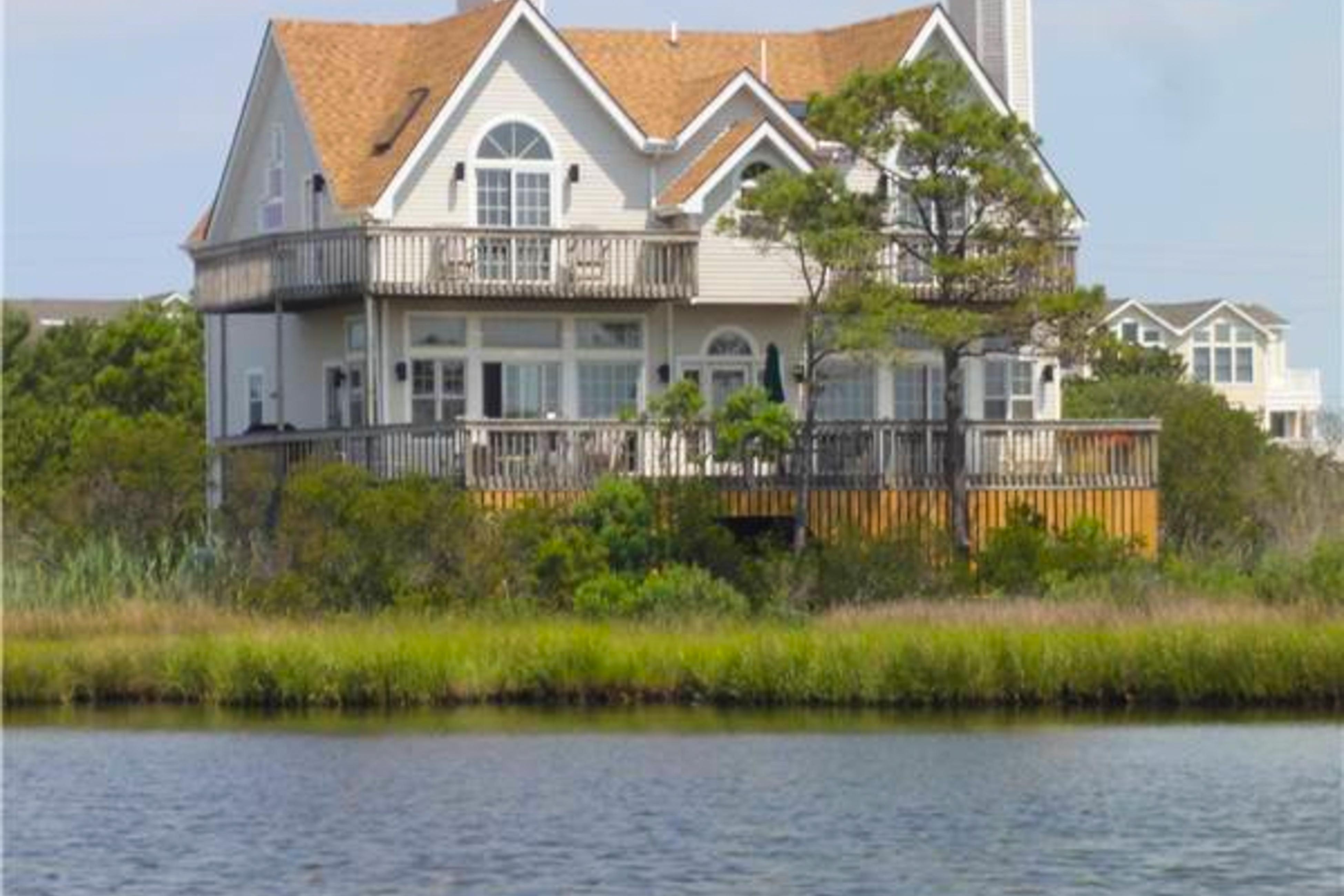 Seatowne - 36912 Bayside Dr.