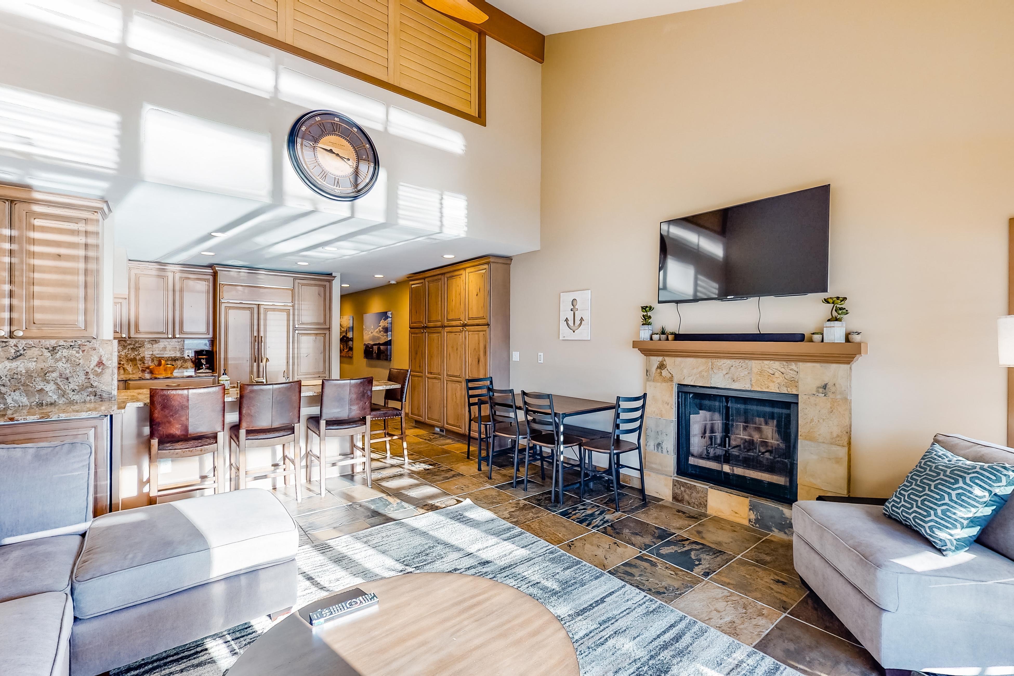 Lake Chelan Shores - Beachfront Splendor 12-5 5