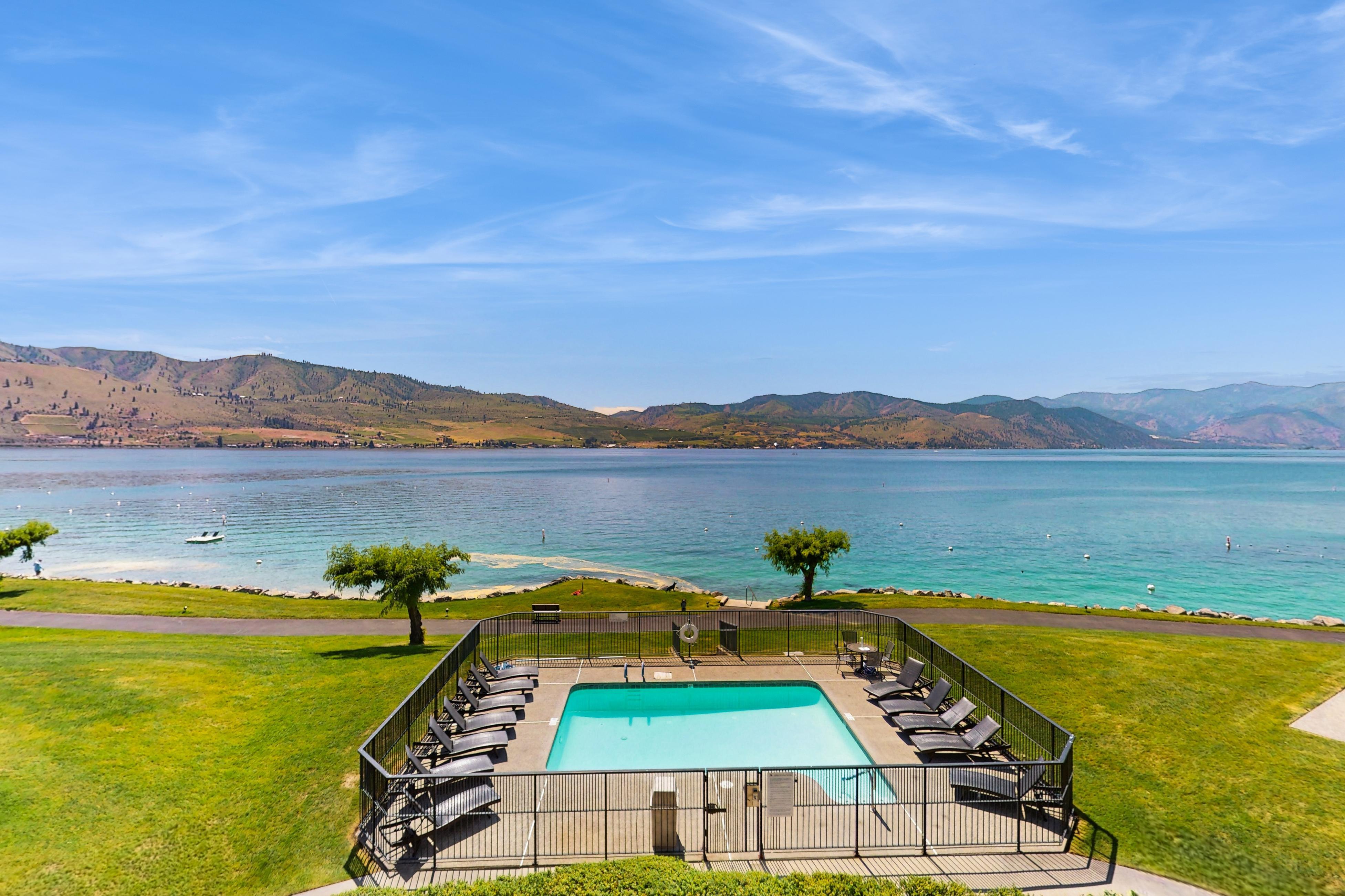 Lake Chelan Shores - Beachfront Splendor 12-5 4