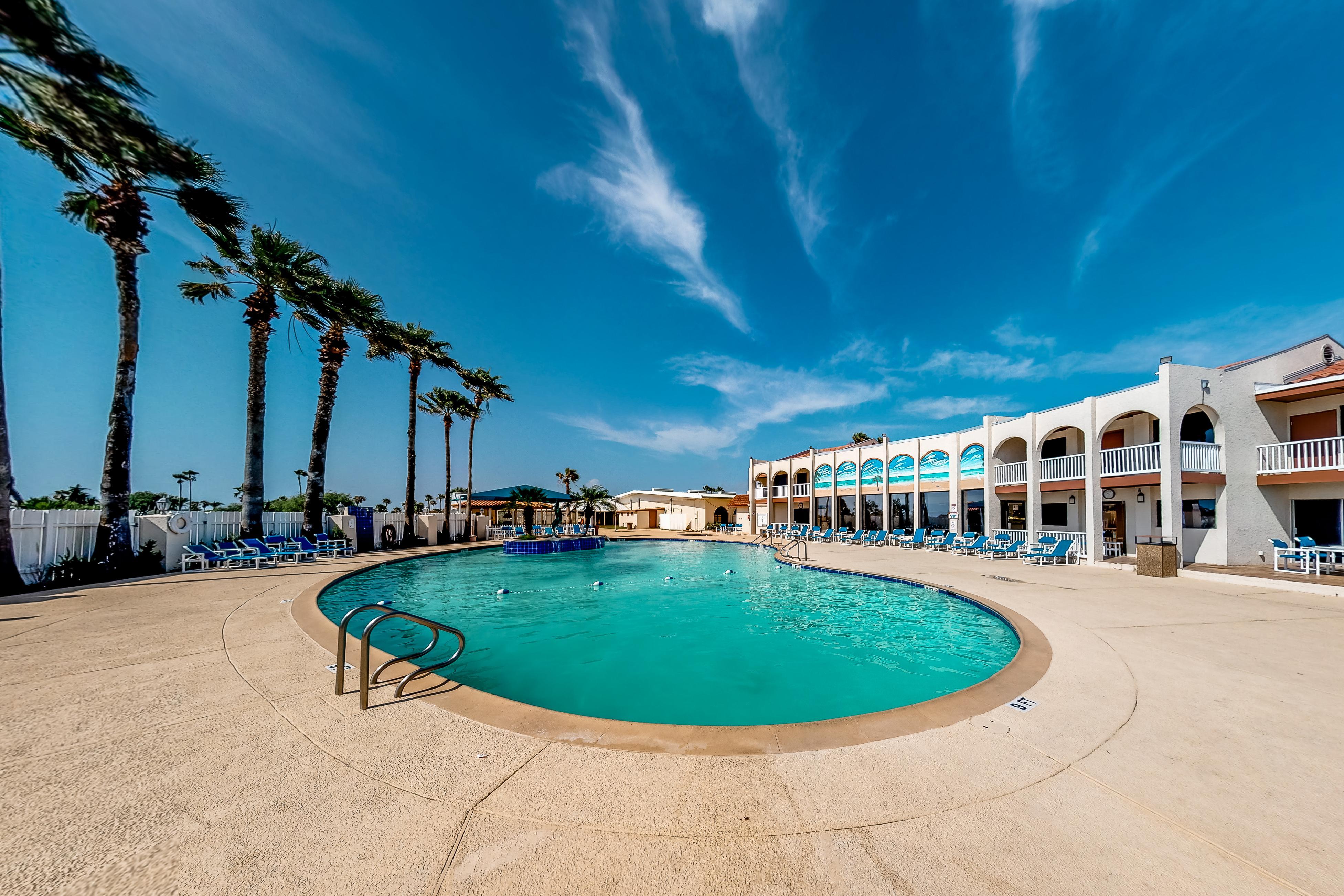 Long Island Village 638 Sand Dollar 4