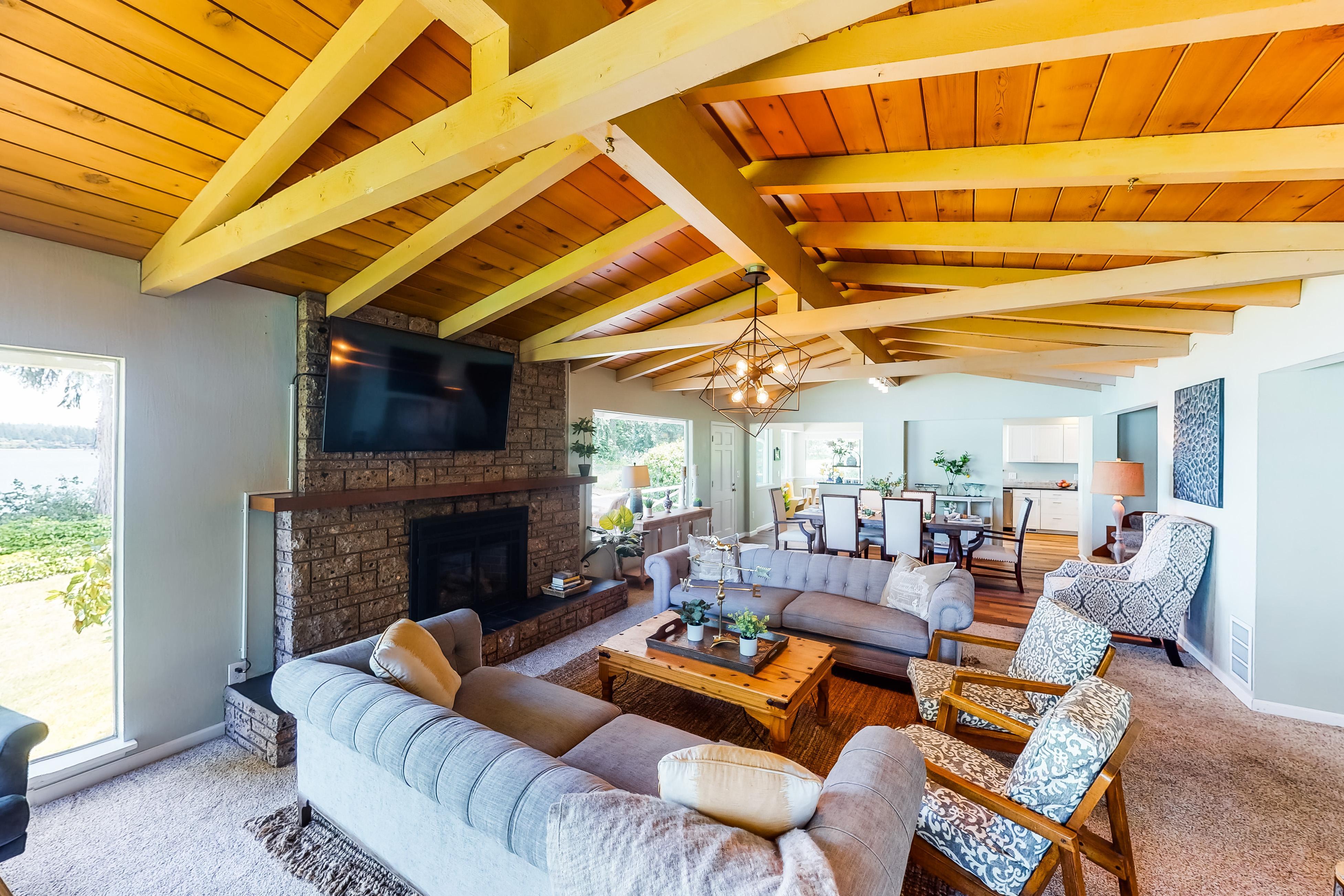 Waterfront Getaway 6