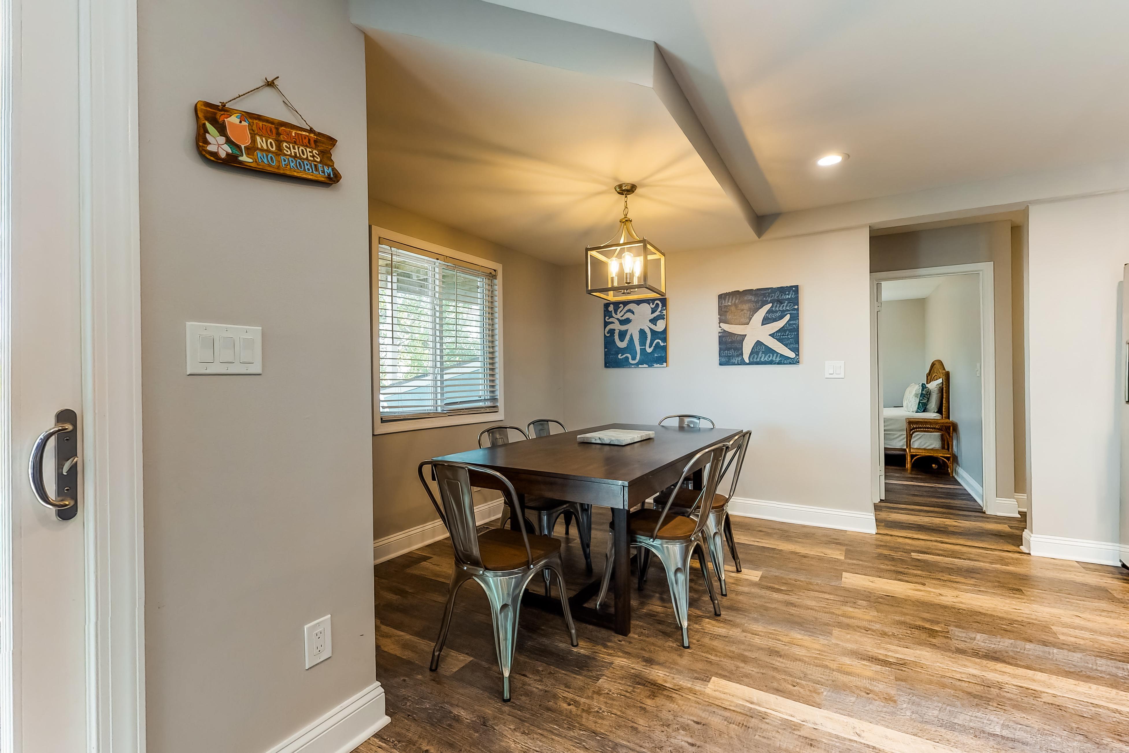 La Vista Bay 112 on 75th St Upper and Lower Combo -C,D 3