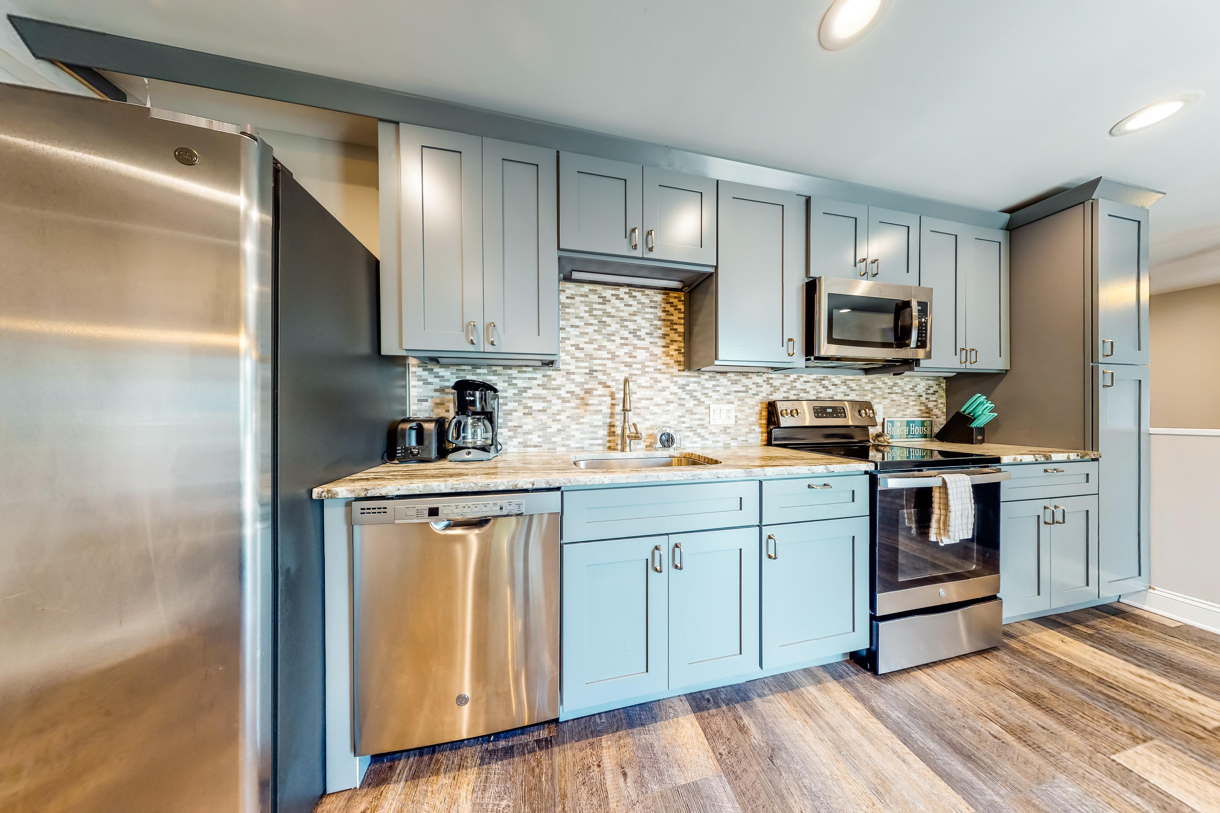 La Vista Bay 112 on 75th St Upper and Lower Combo -C,D 6