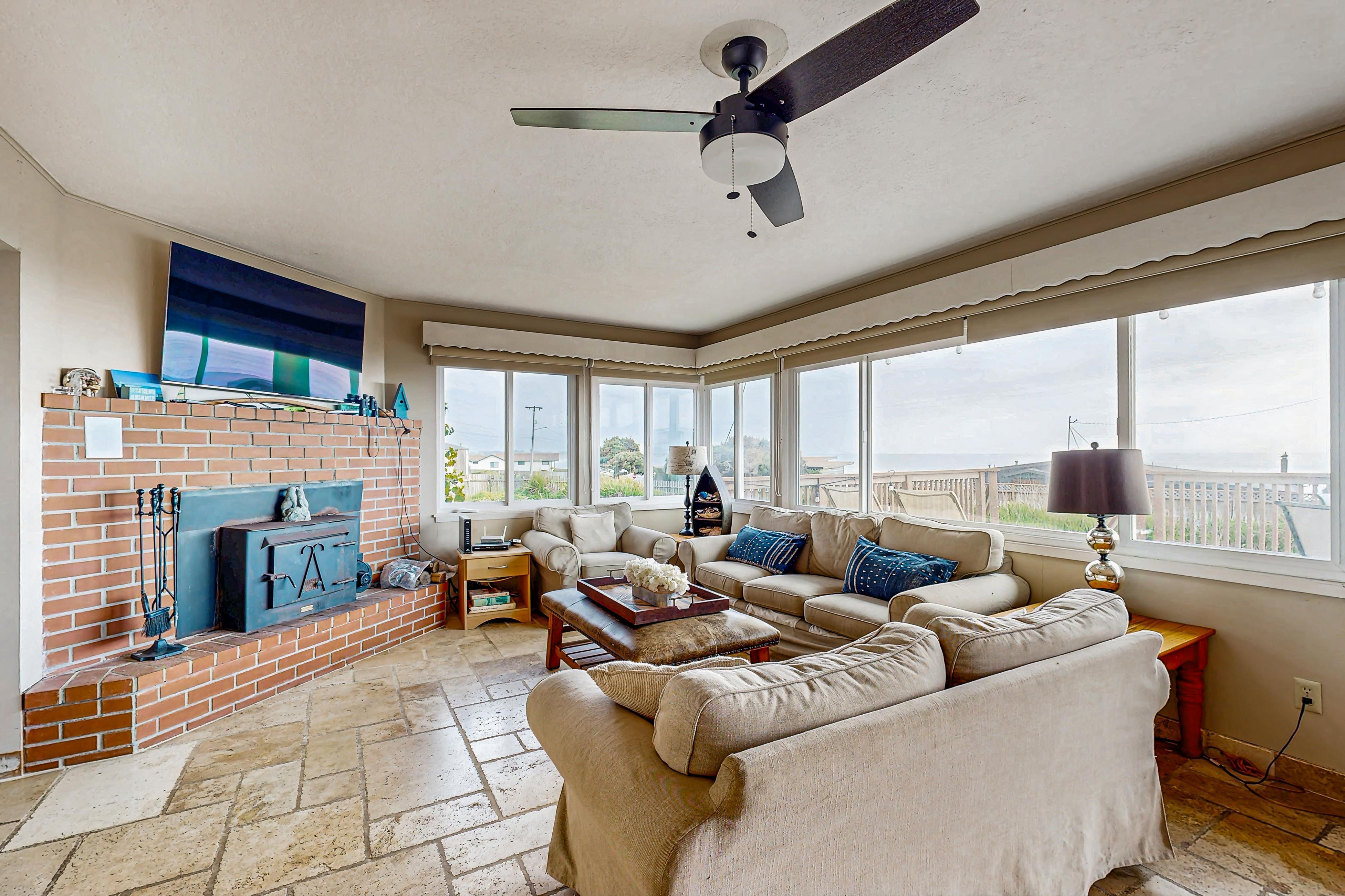 Cozy Carmet Cottage 2