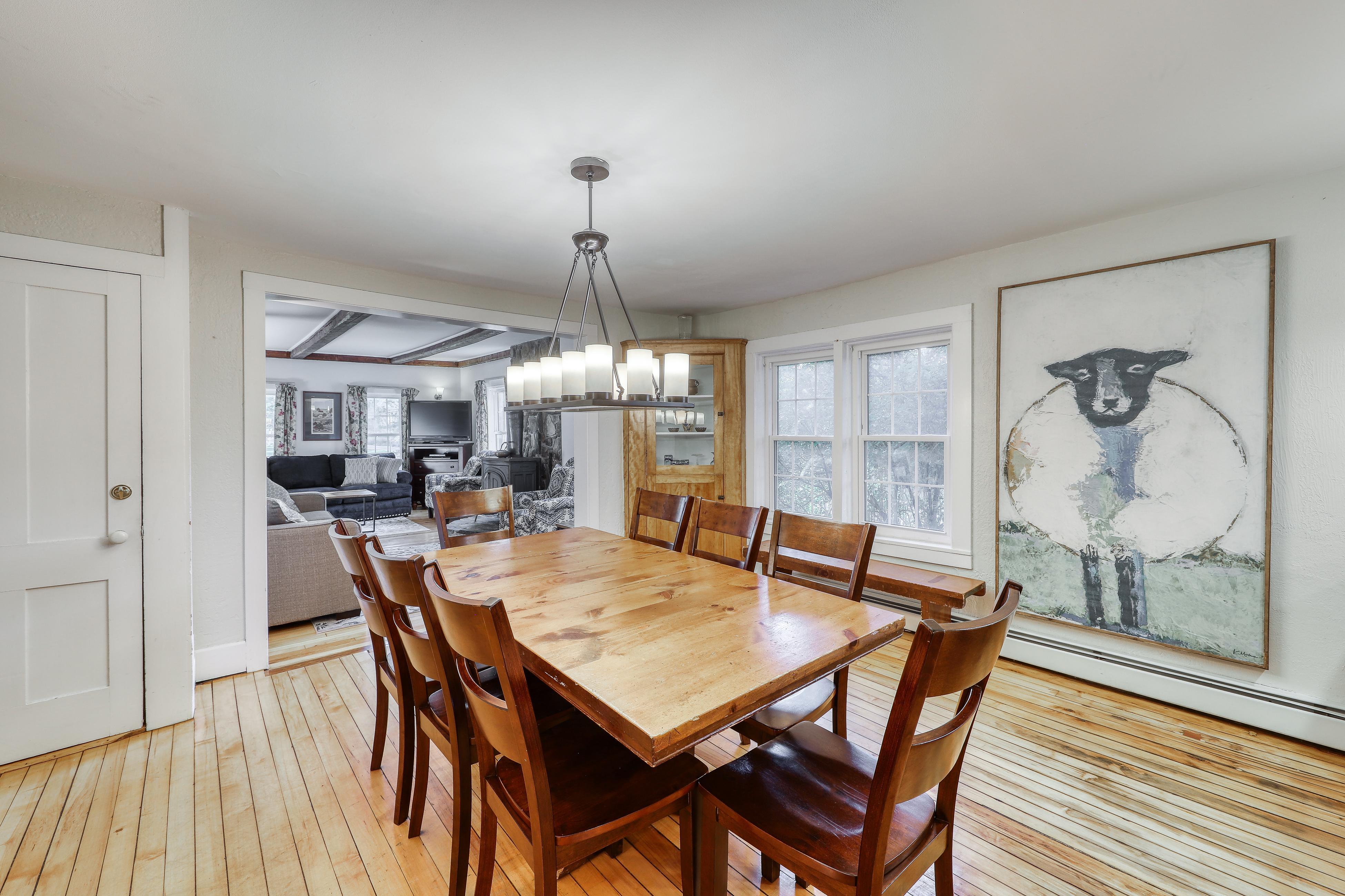 Harvest House & Carriage 6