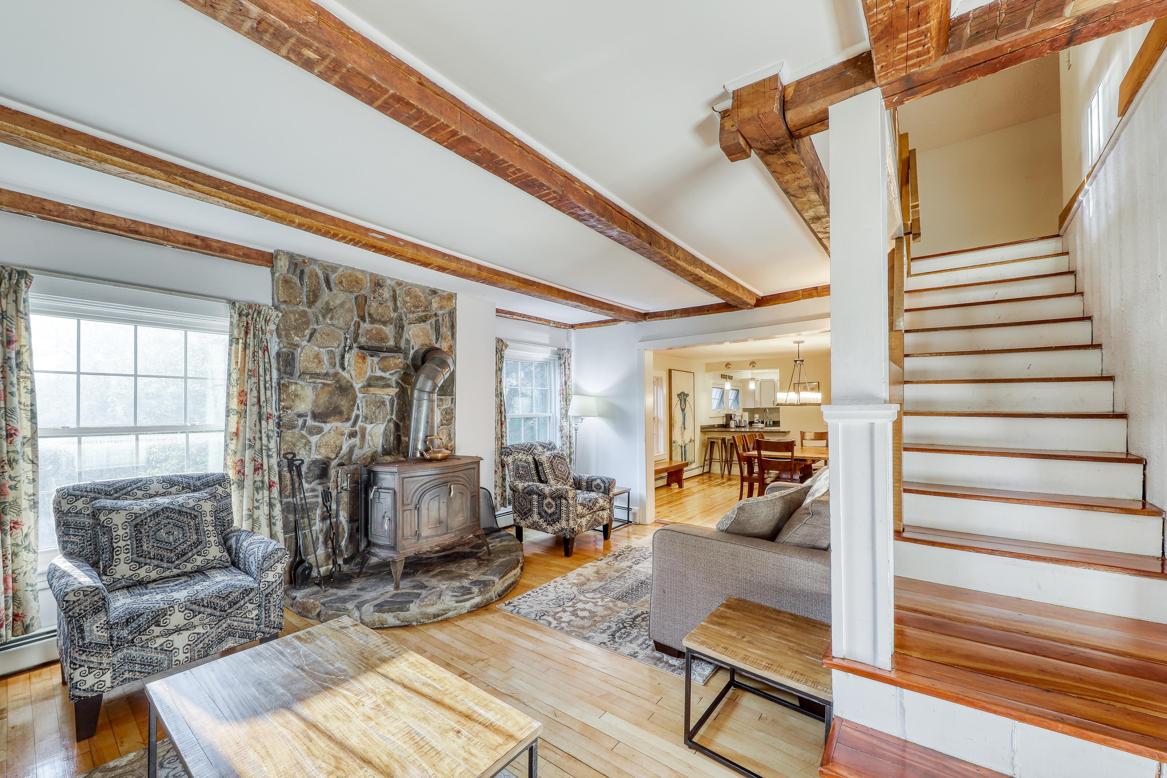 Harvest House & Carriage 5