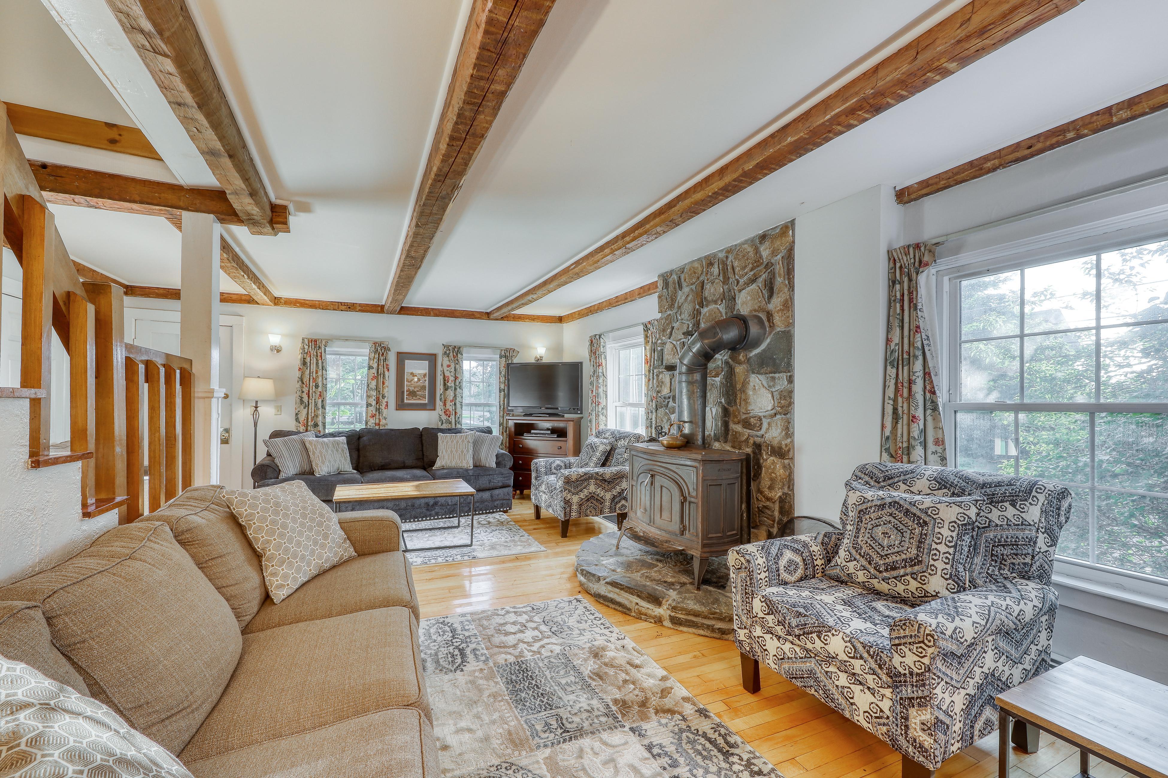 Harvest House & Carriage 3