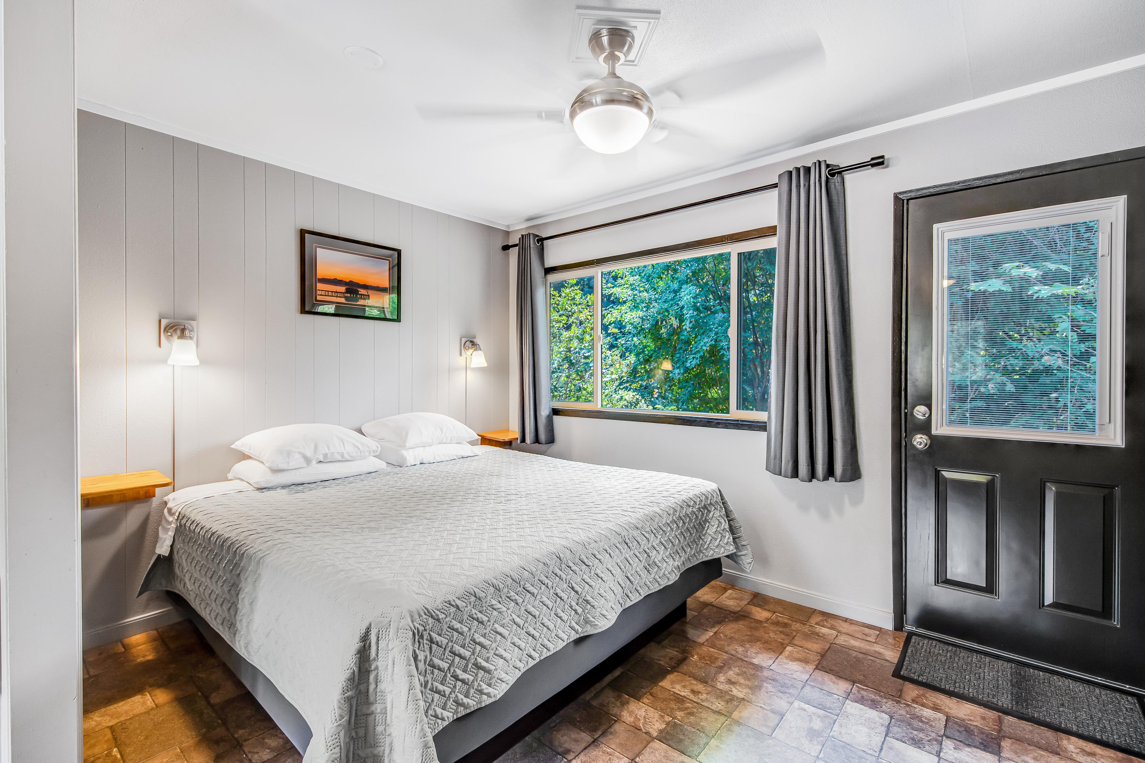 Mount Olympus Suite, Room 9 at Mount Walker Inn