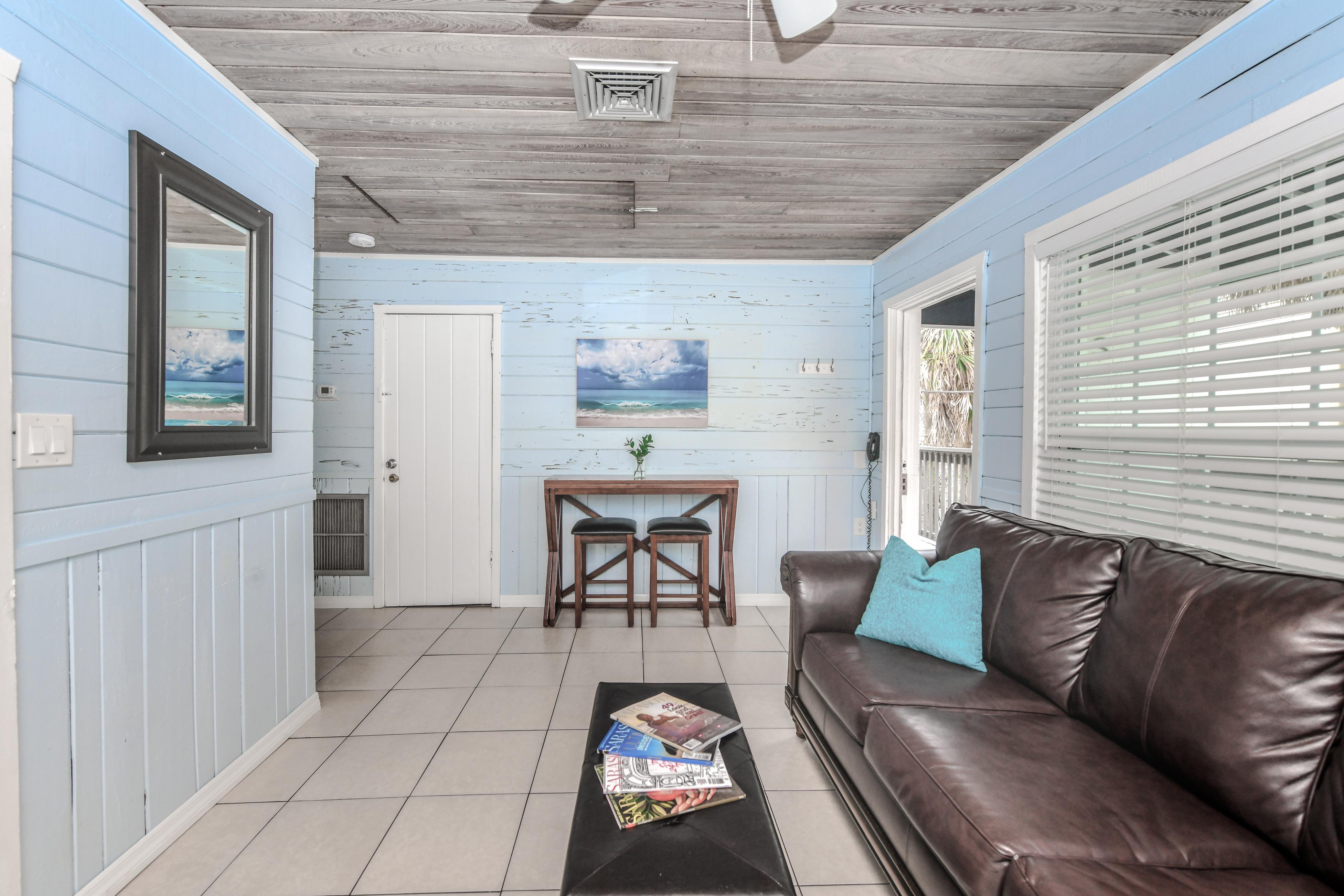 Parrot Beach Cottages Suite #3