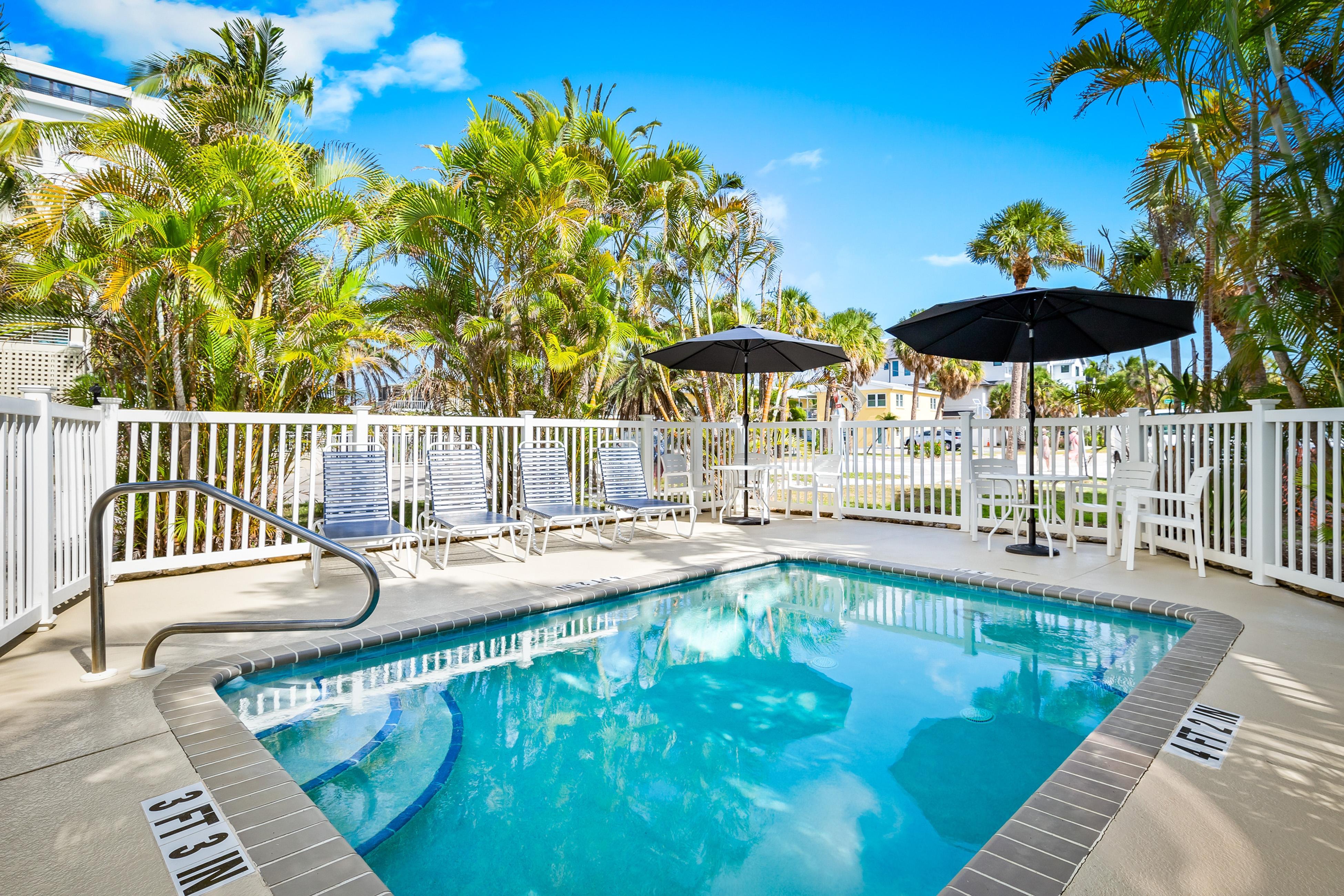 Parrot Beach Cottages Suite #3 4