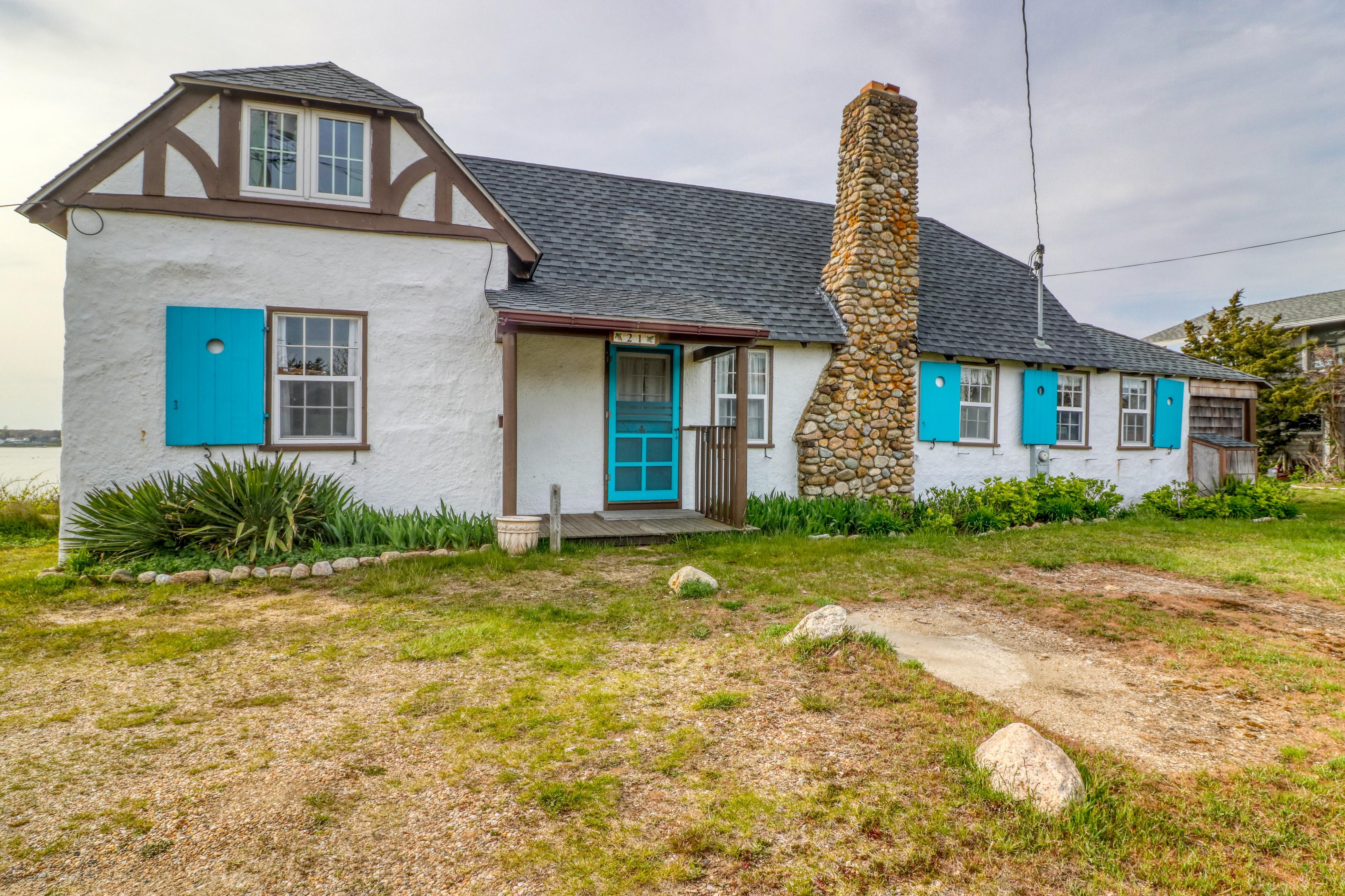 Classic Oak Bluffs Beach Home- Excellent Harbor Views- Near Shops & Dining