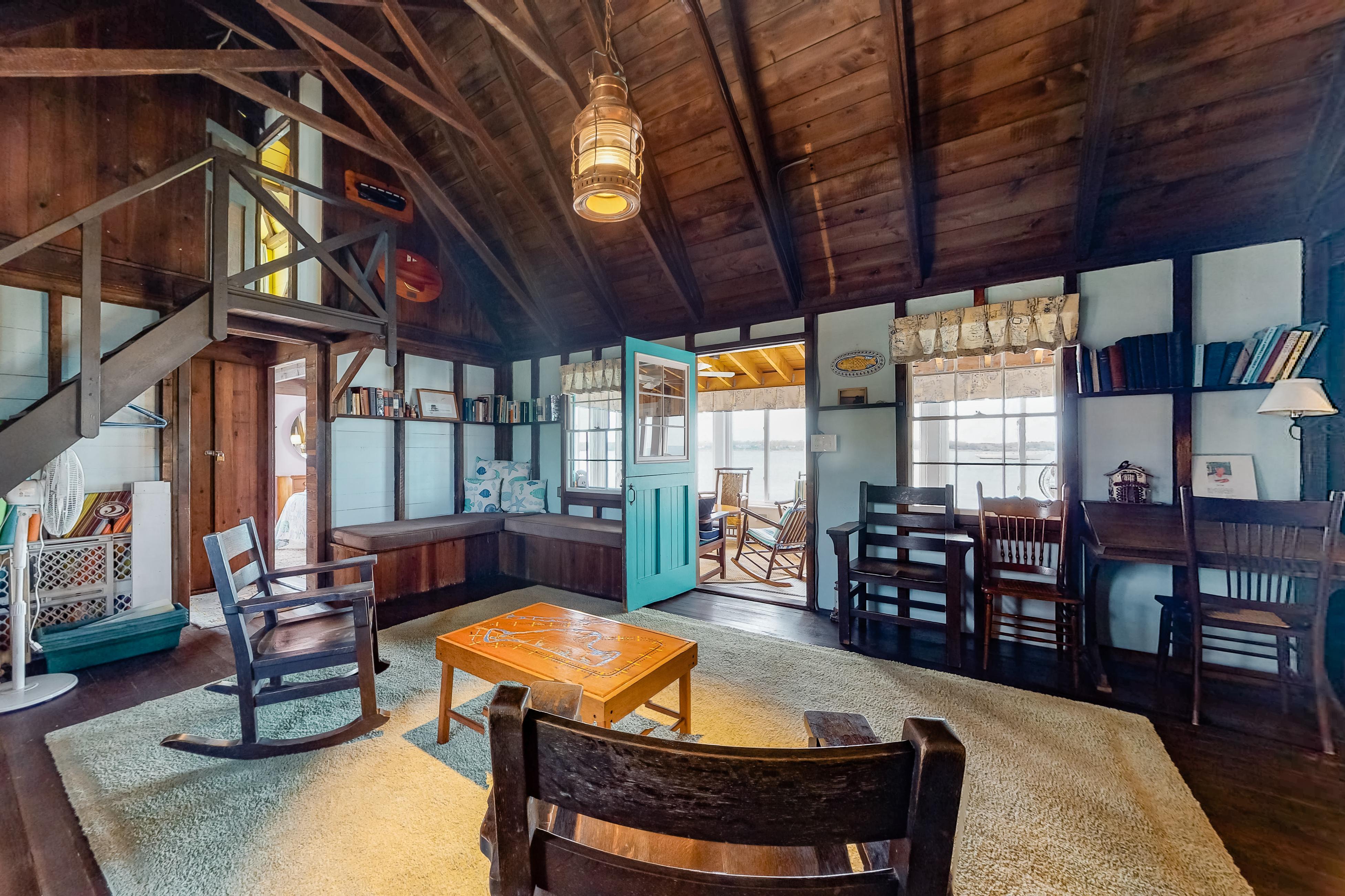 Classic Oak Bluffs Beach Home- Excellent Harbor Views- Near Shops & Dining 3