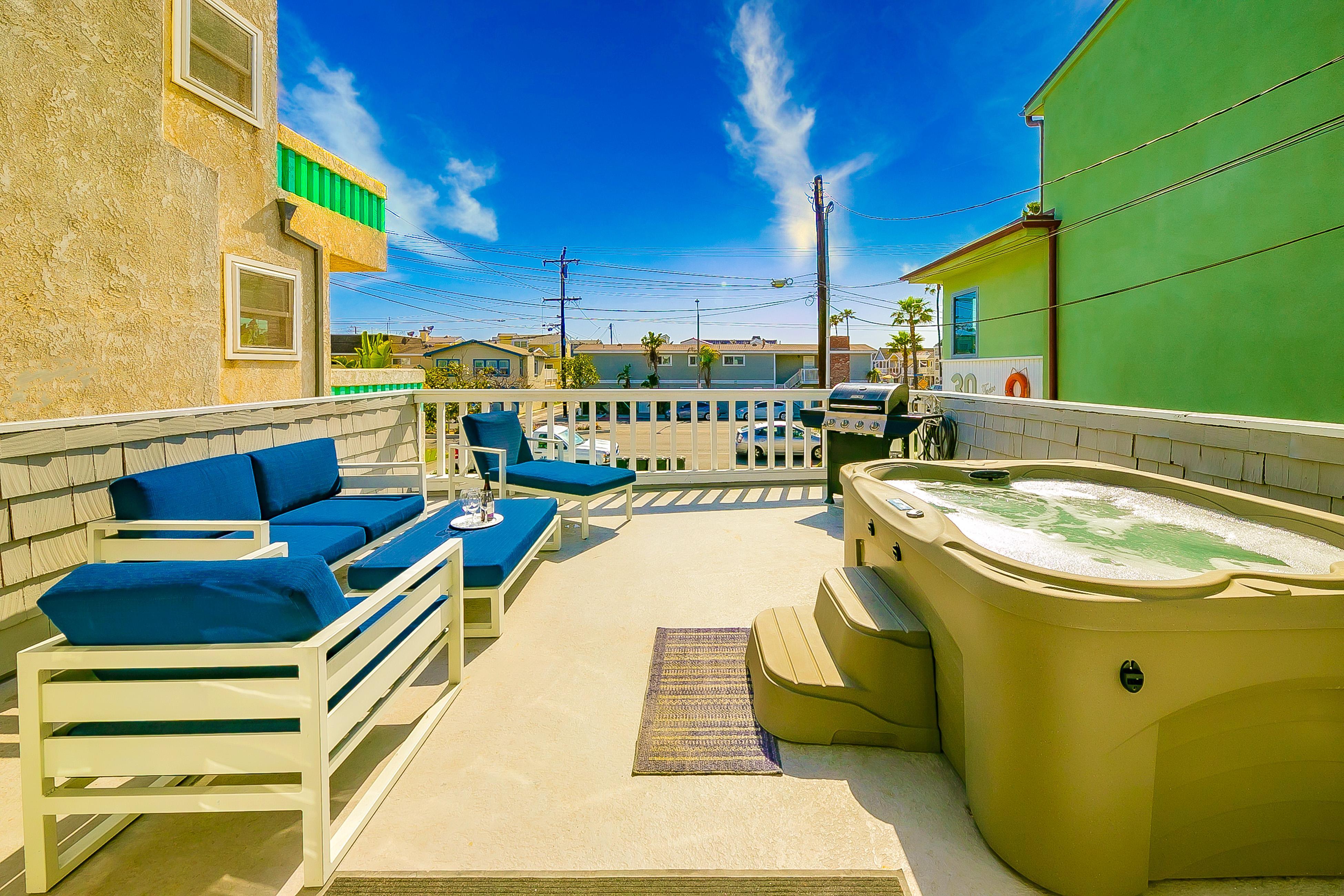 Perfect Newport Beach Location With Balcony Spa II