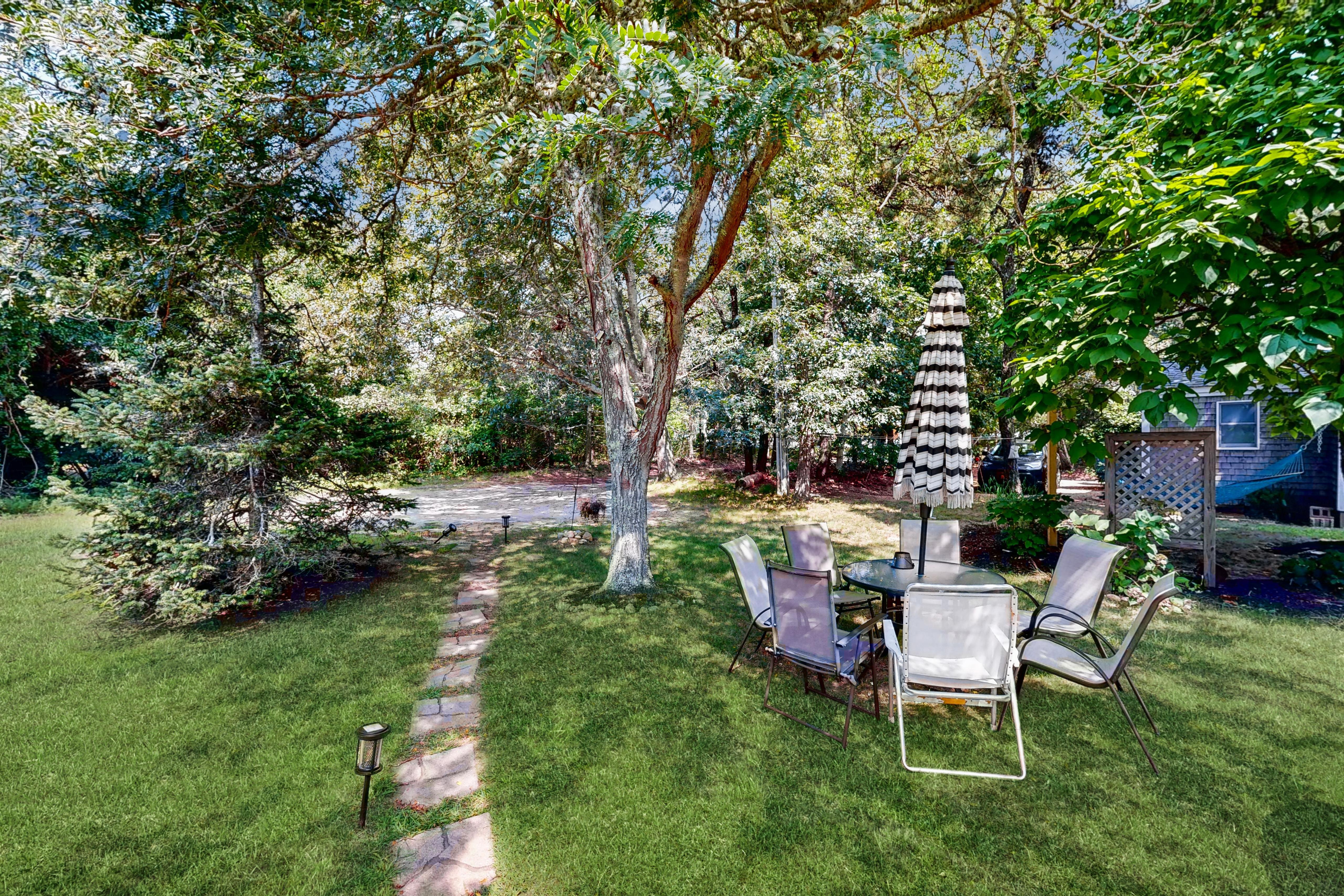 Oak Leaf Cape Cottage 5