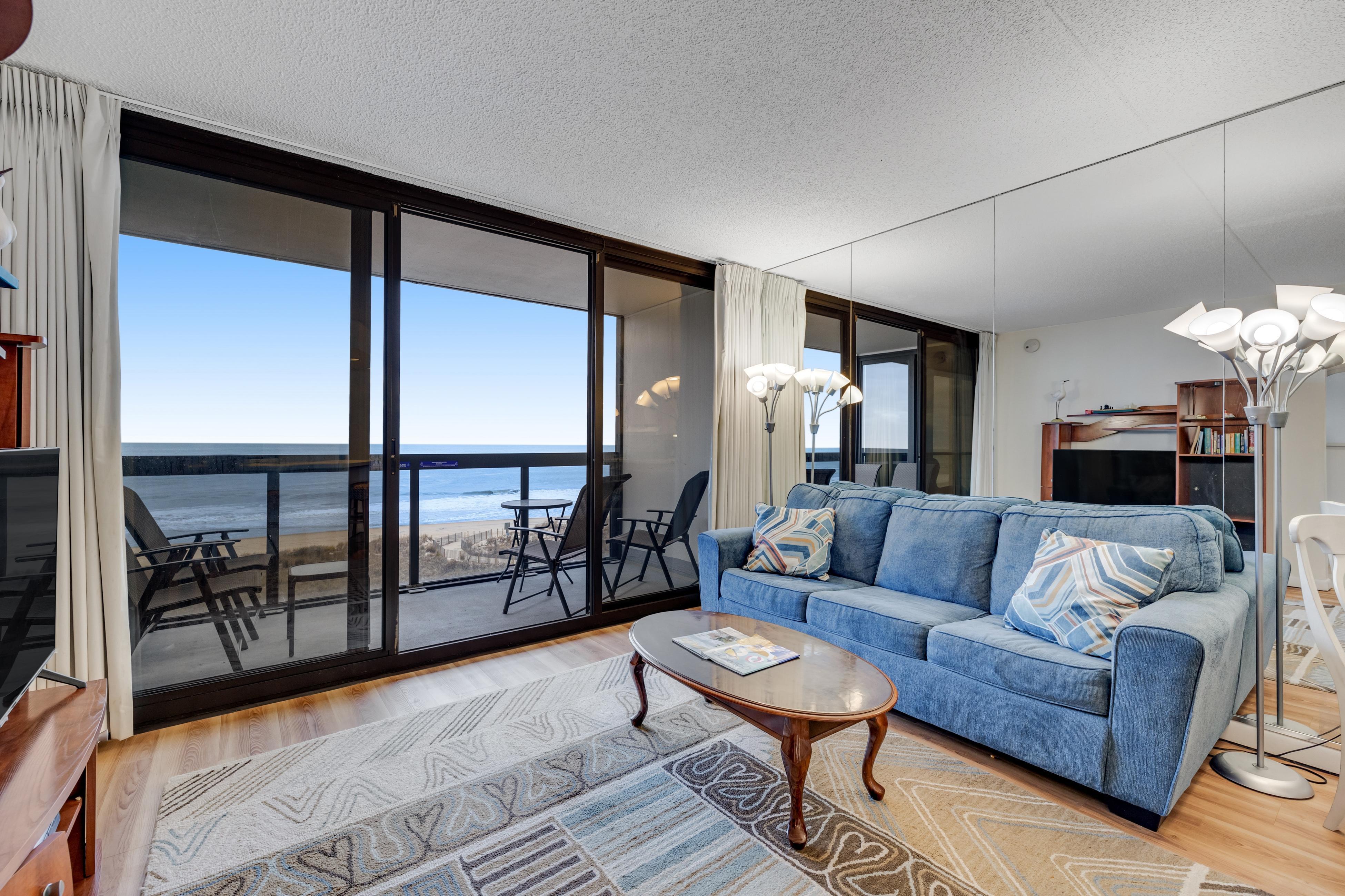 Golden Sands 404 | Photo 1