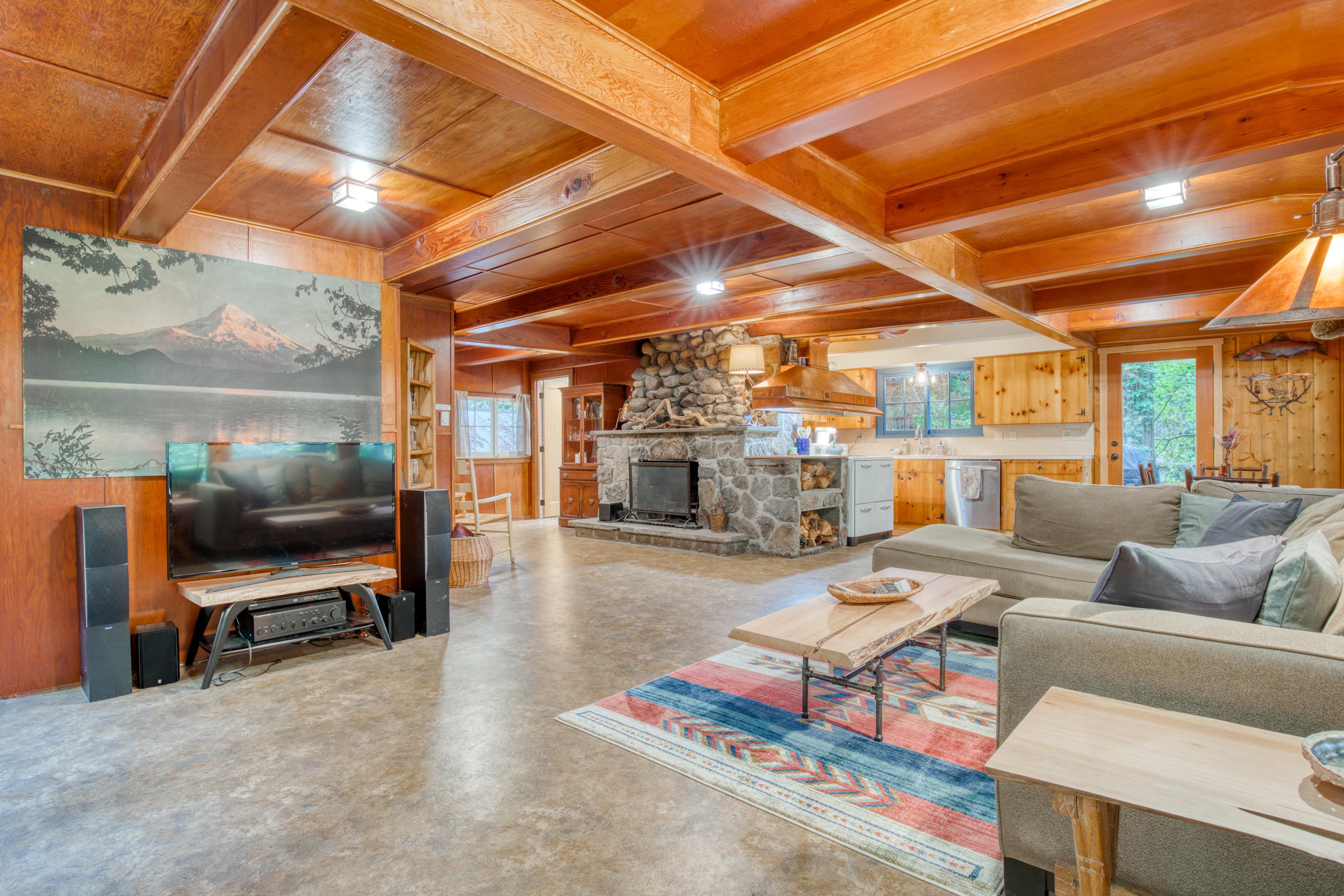 Sandy River Retreat 6