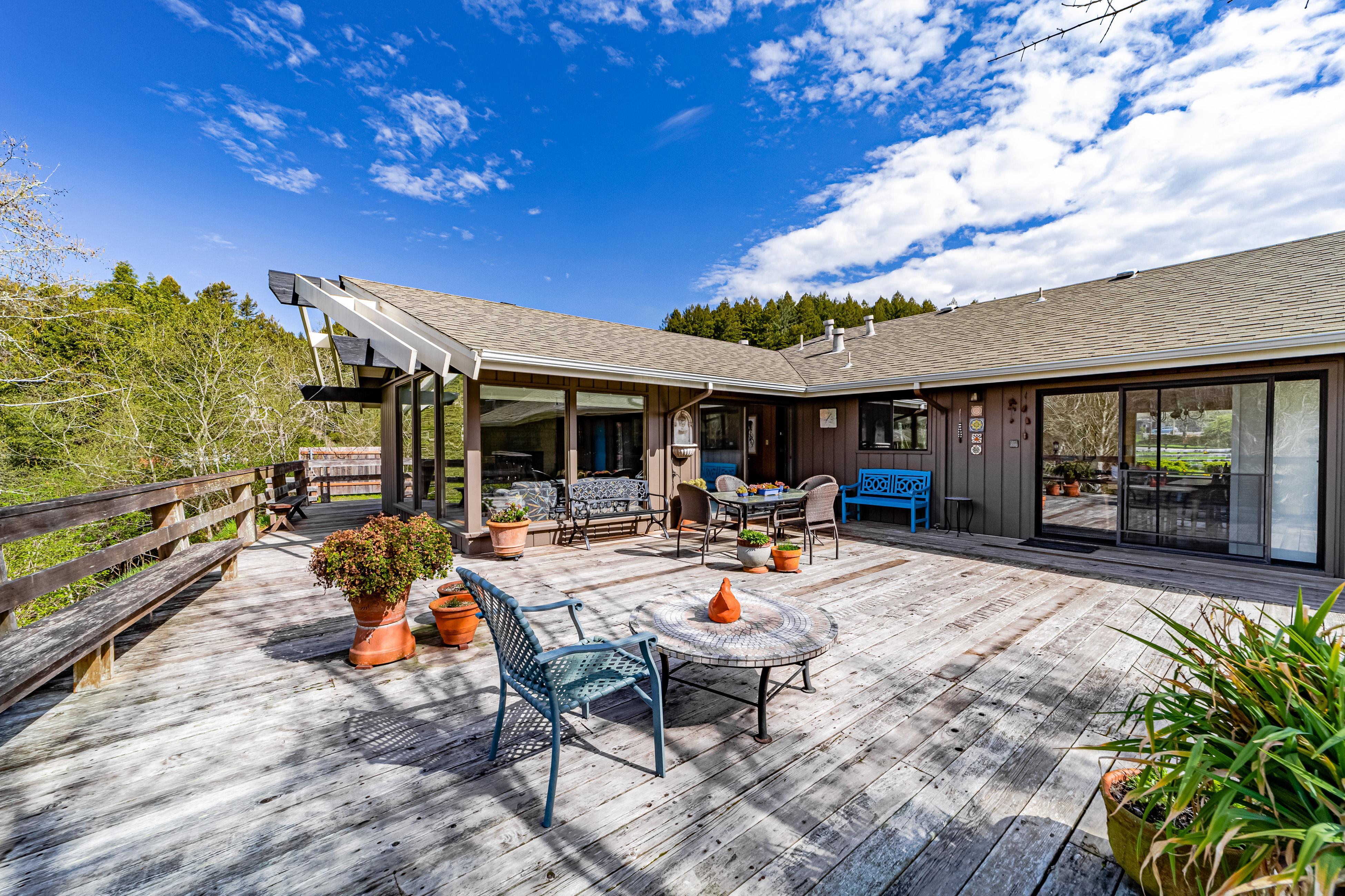 Mimi's Ranch House 3