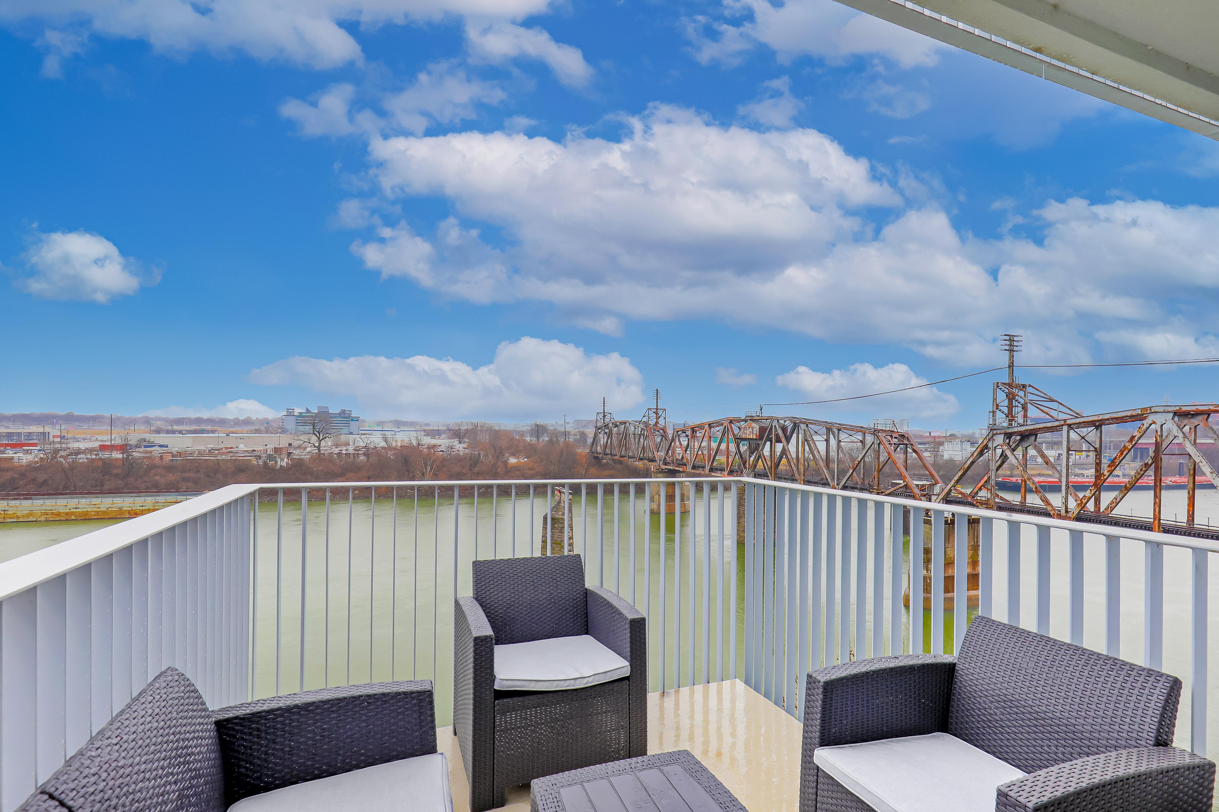 Eve on the River 407 4