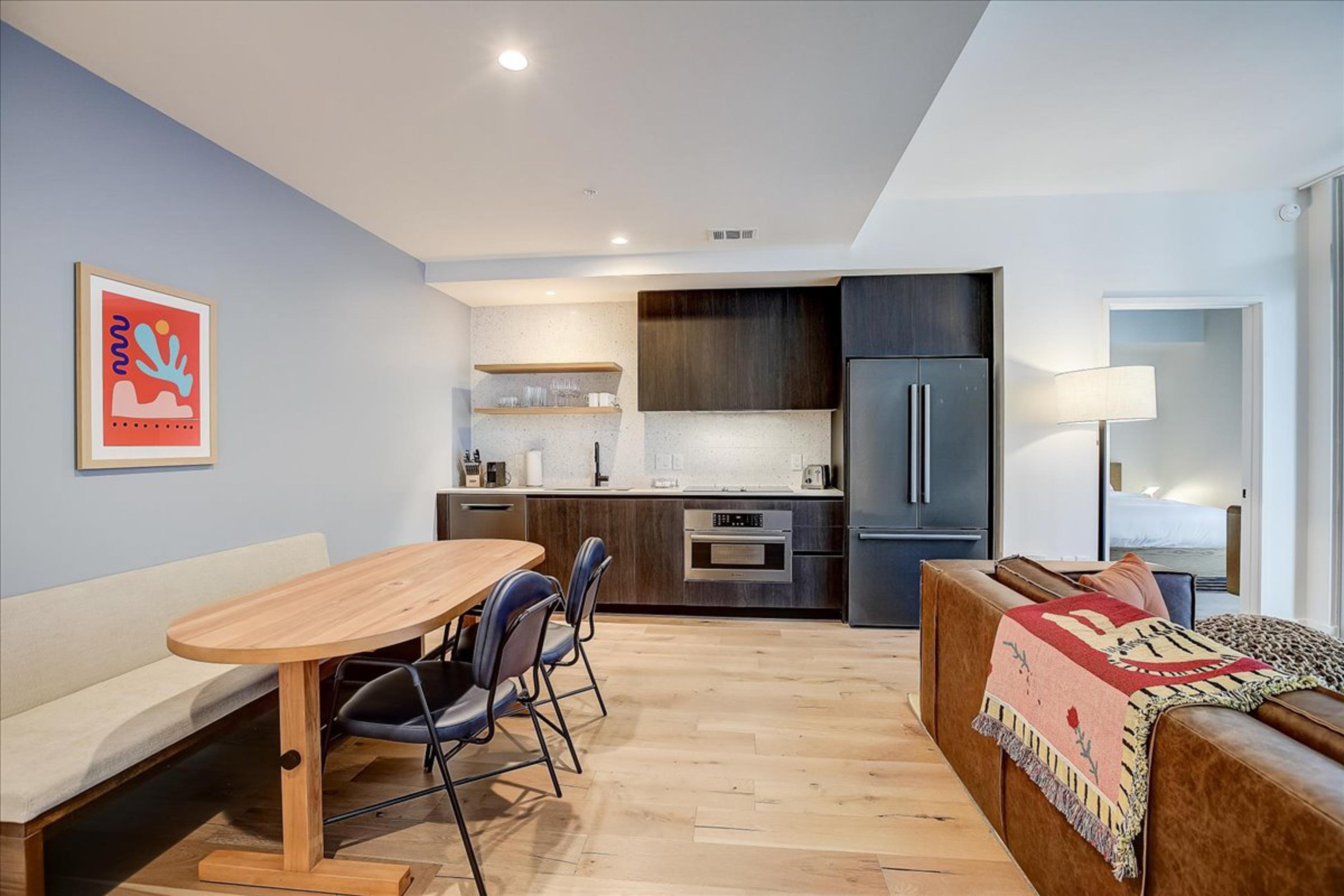 Natiivo Austin Cosmo 4