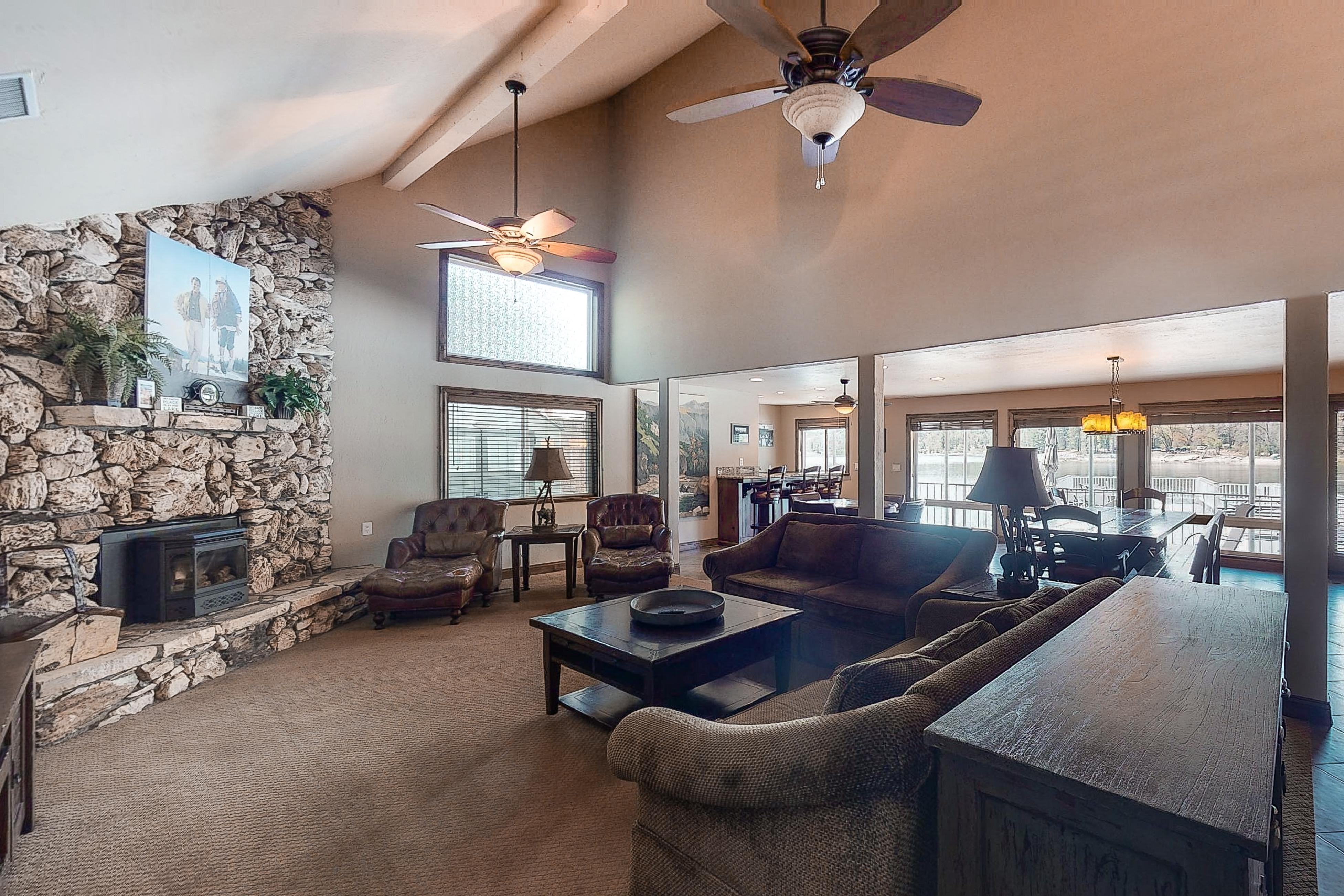 Brickers Lakefront 4