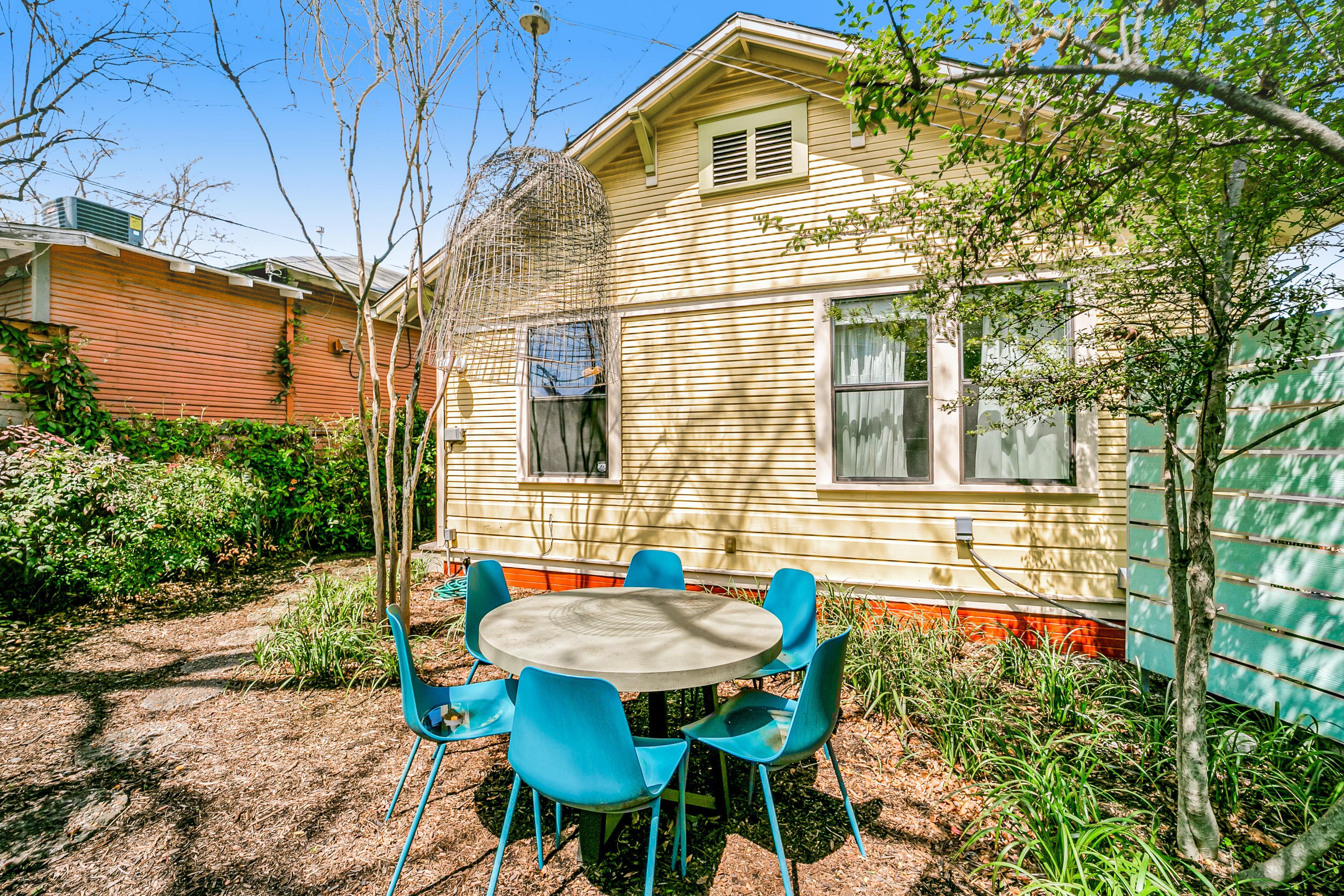 Beautiful Bishop Bungalow | Photo 2