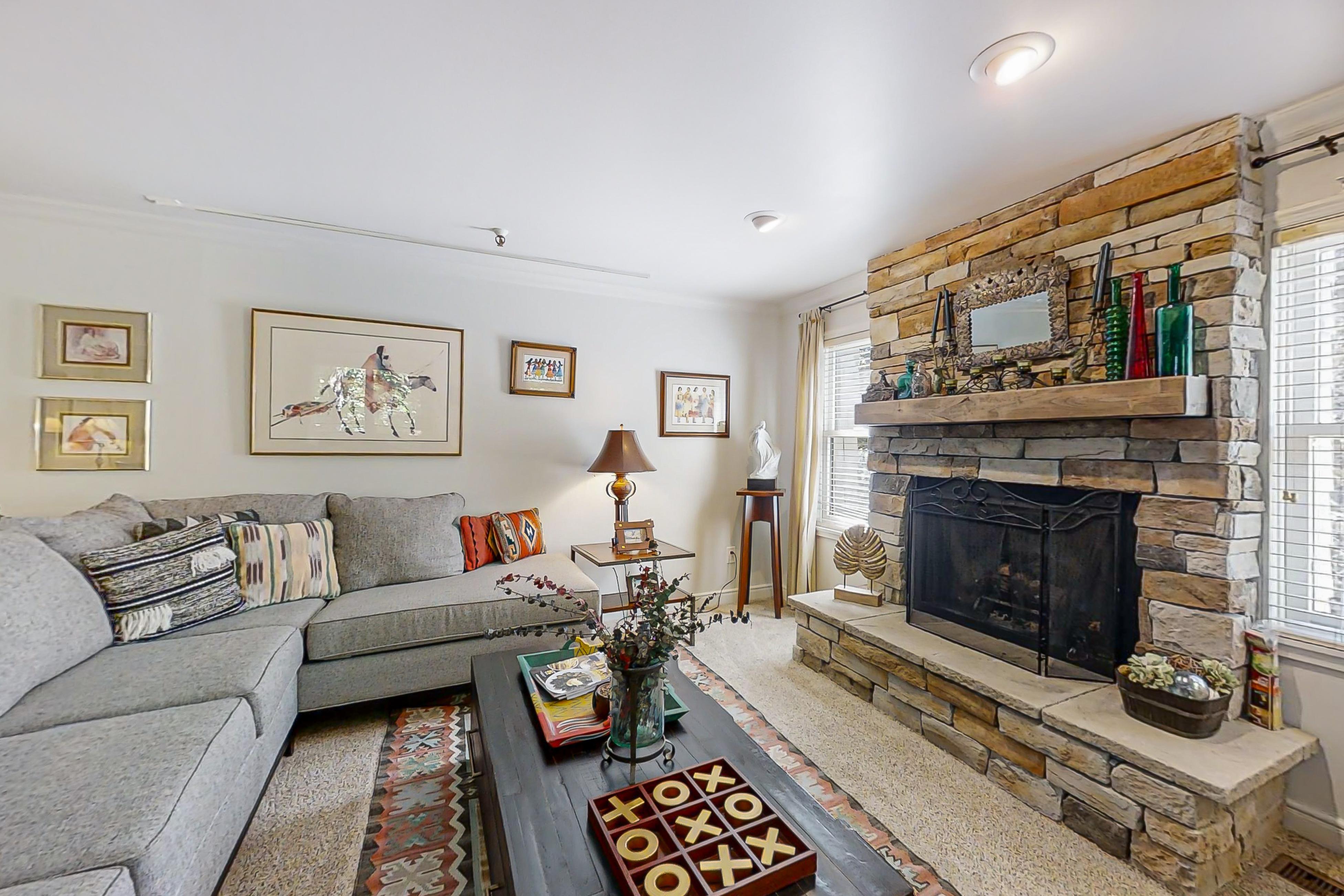 Park Ave Manor 3B