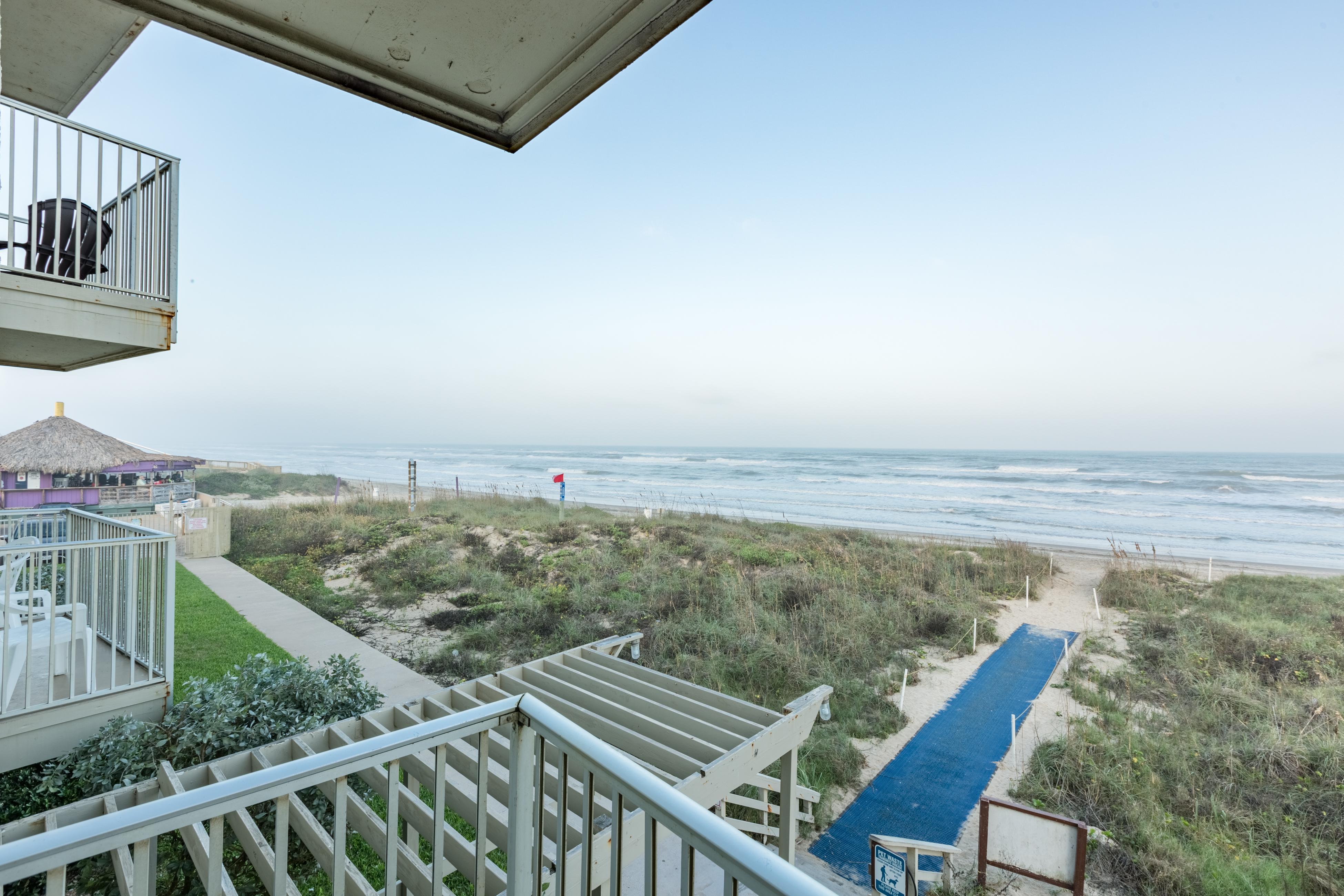 La Internacional Condominiums #202 3