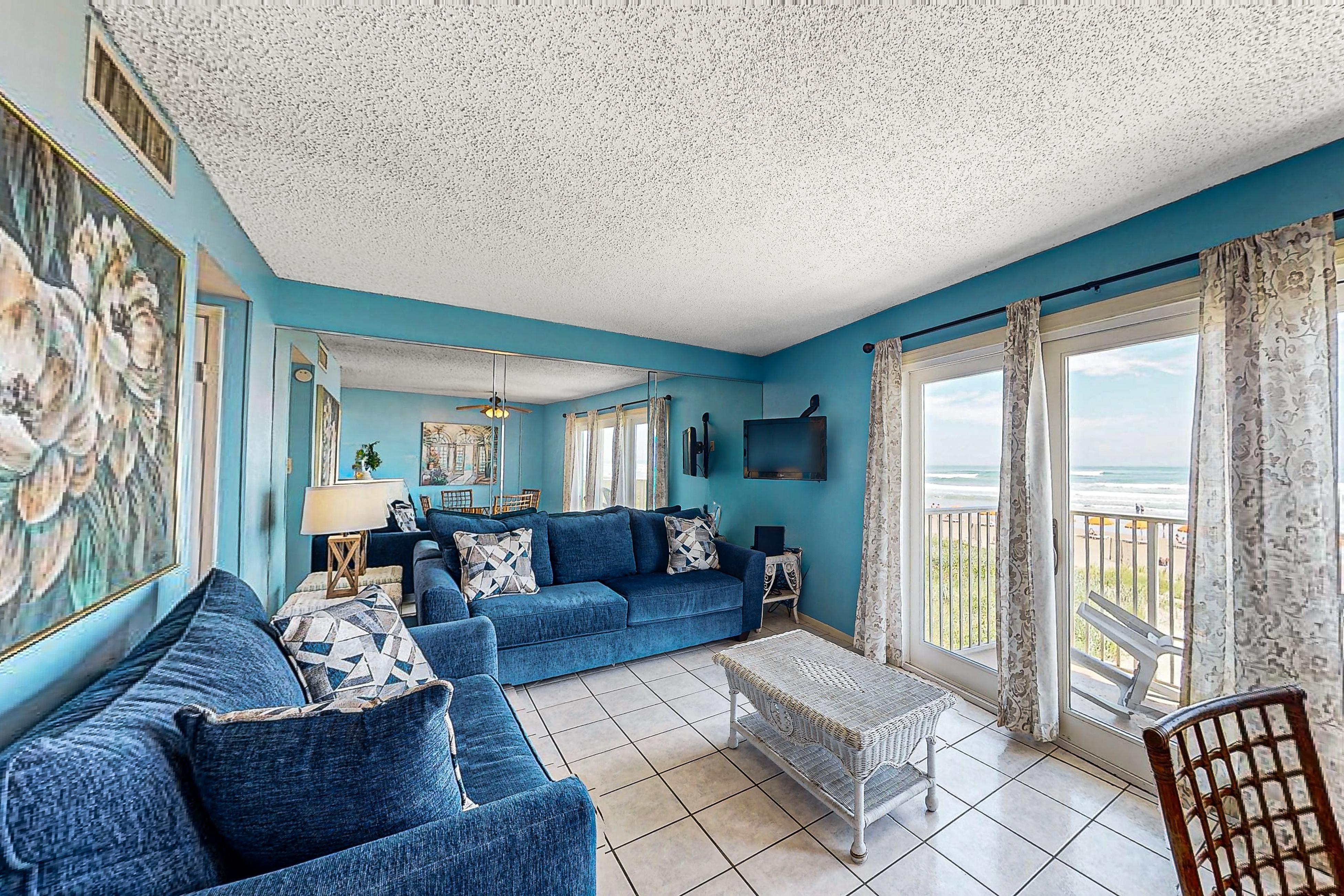 La Internacional Condominiums #202